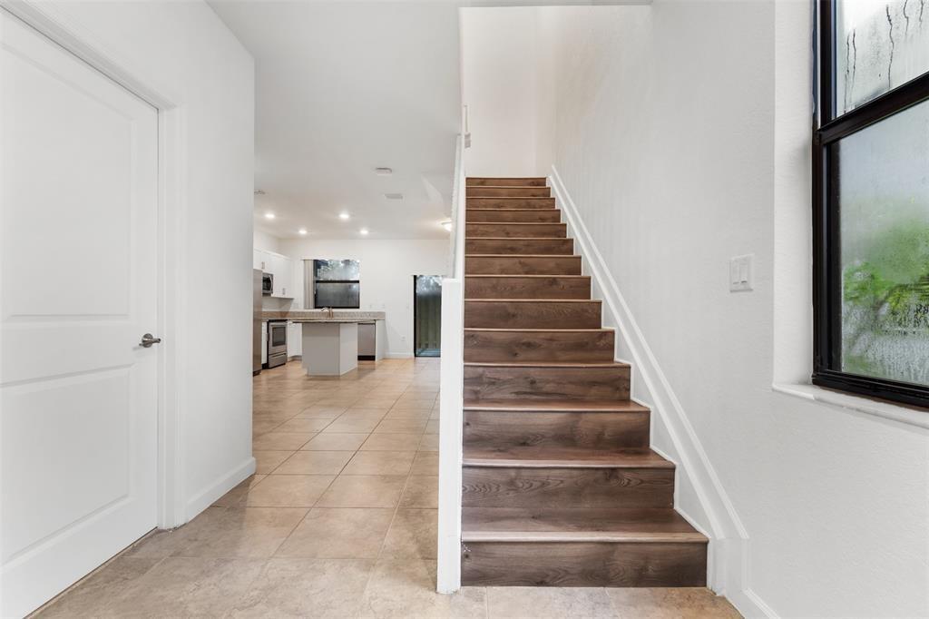 340 NE 208th Terrace 340, Miami, FL 33179