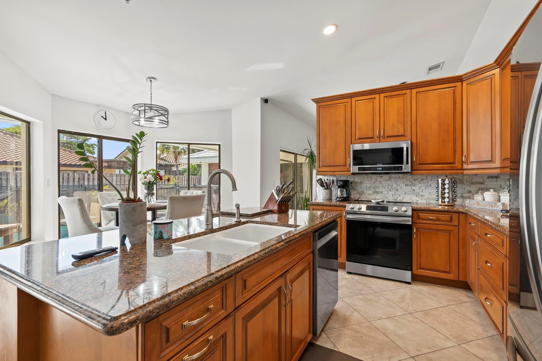 4664 NW 58th Terrace, Coral Springs, FL 33067