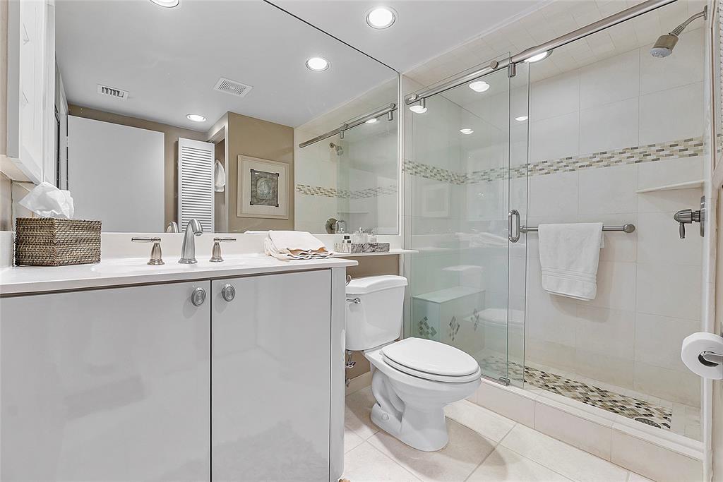 Photo for 8210 E Casa Del Lago, E, Boca Raton, FL 33433 - Listing #FX-10435946 8210 E Casa Del Lago, E, Boca Raton, FL 33433
