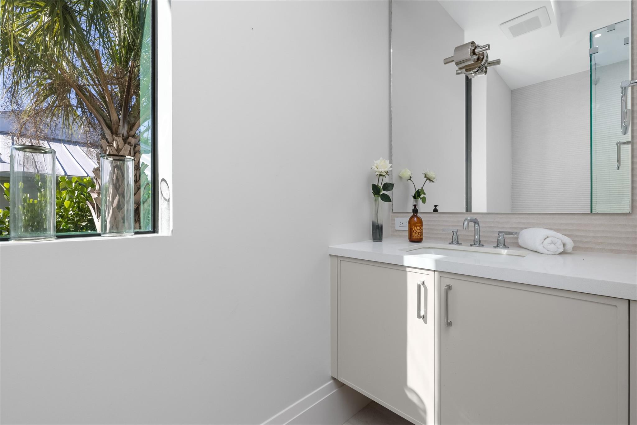 32 Seneca Road, Fort Lauderdale, FL 33308