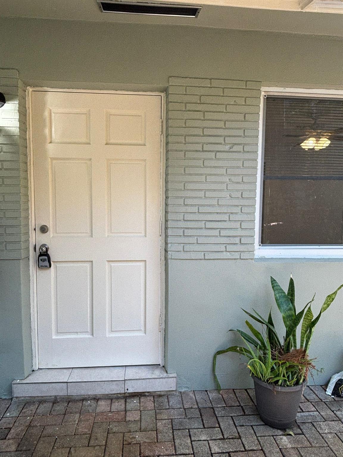 Photo for 1713 N Dixie Highway, 3, Fort Lauderdale, FL 33305 - listing #FX-10535445 1713 N Dixie Highway, 3, Fort Lauderdale, FL 33305