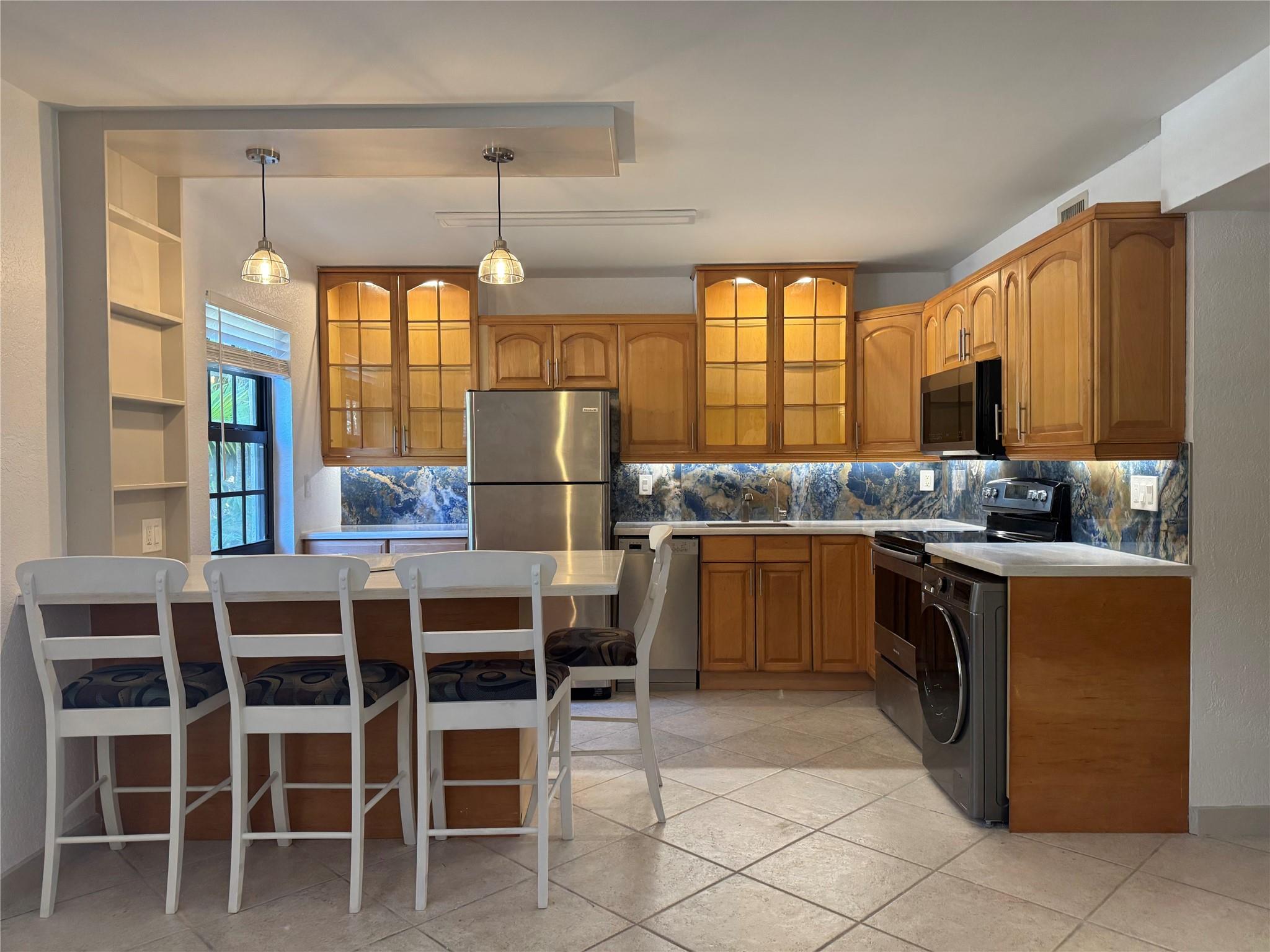 Photo for 815 NE 28th Street, 104, Wilton Manors, FL 33334 - Listing #FX-10492542 815 NE 28th Street, 104, Wilton Manors, FL 33334