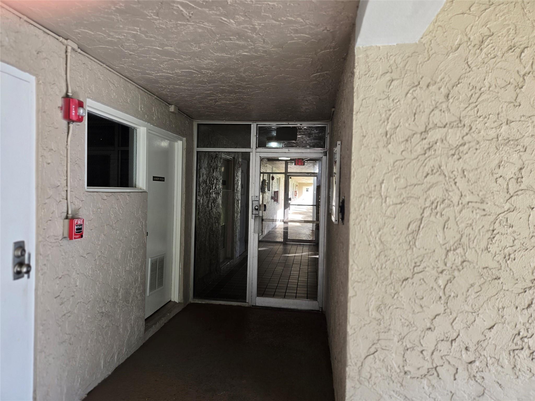 1100 NW 87th Avenue, Coral Springs, FL 33071