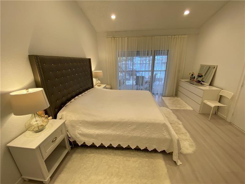 21135 Helmsman Drive O12, Miami, FL 33180