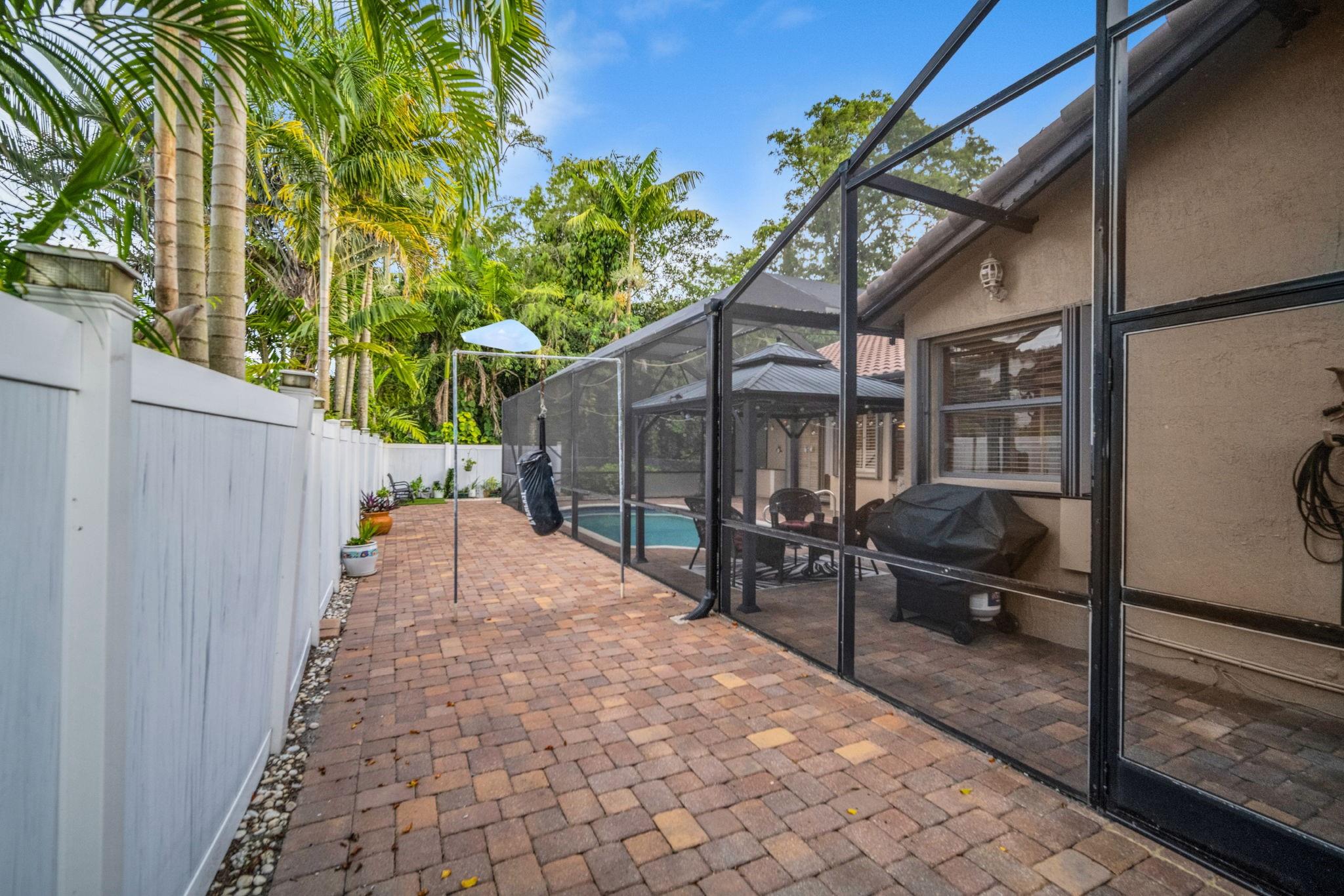 5523 NW 57th Terrace, Coral Springs, FL 33067