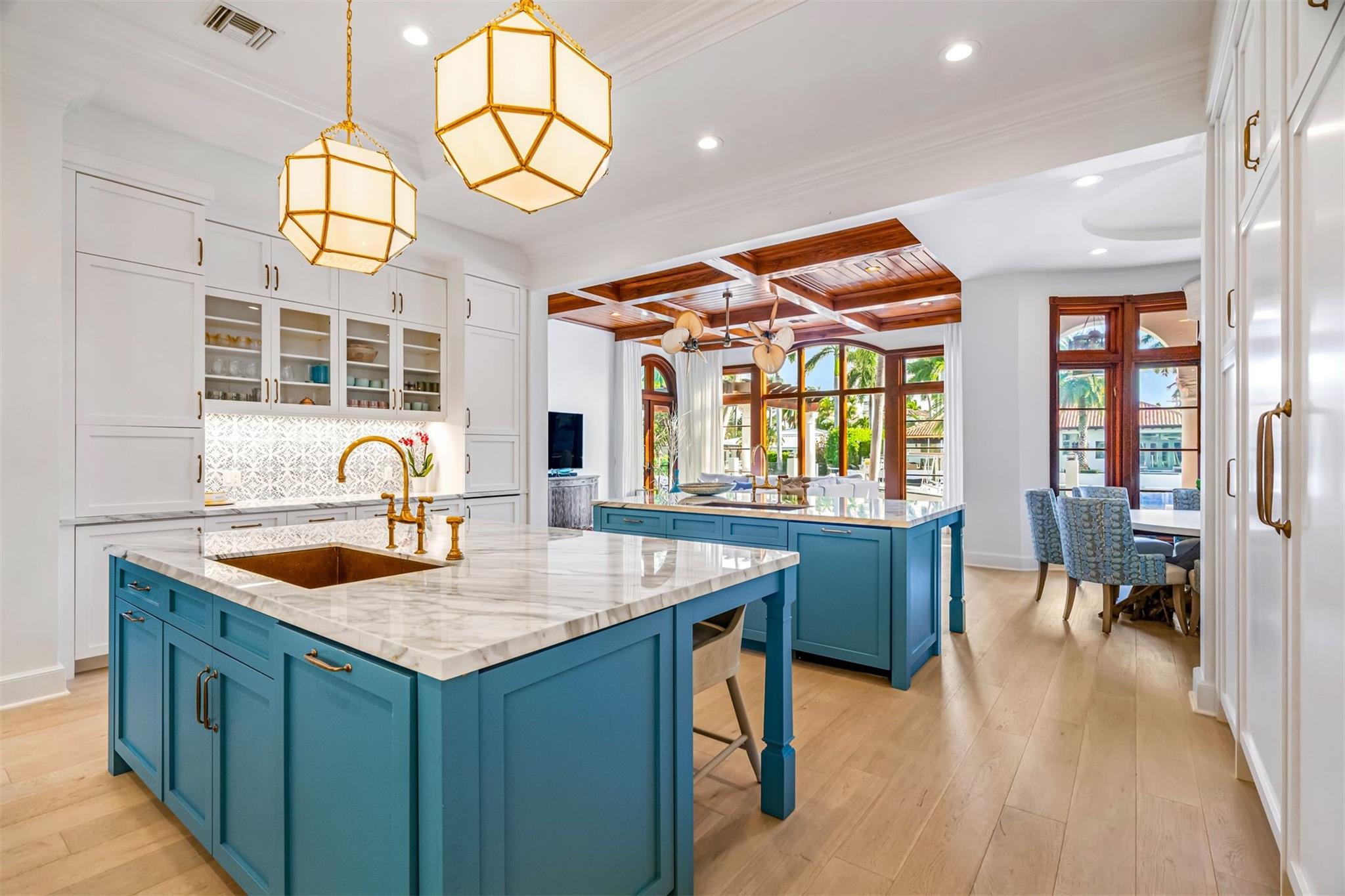 2530 Laguna Drive, Fort Lauderdale, FL 33316