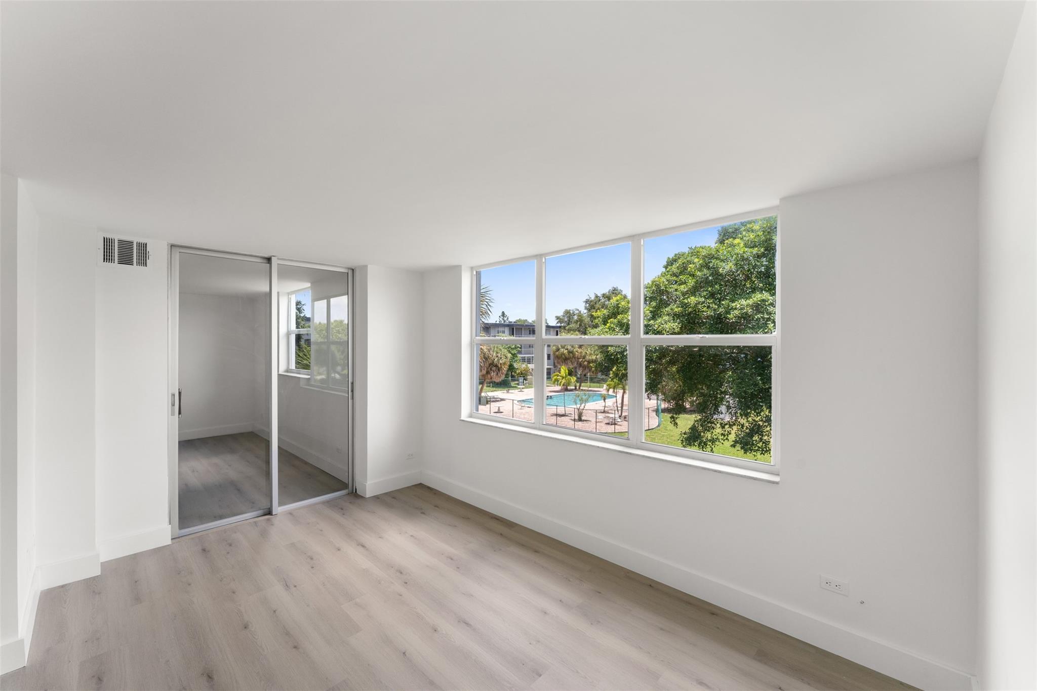 441 NE 195th Street 302, Miami, FL 33179