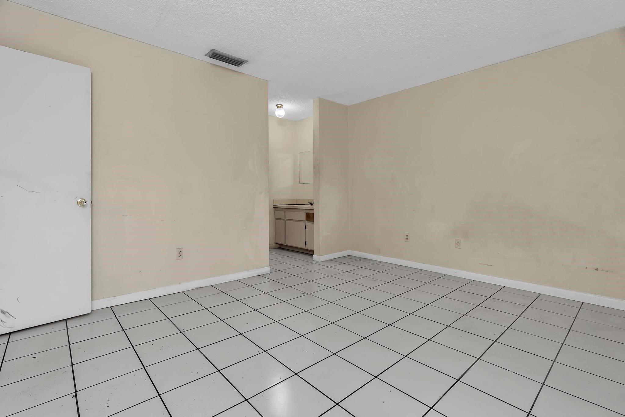 602 SW 99th Place, Miami, FL 33174