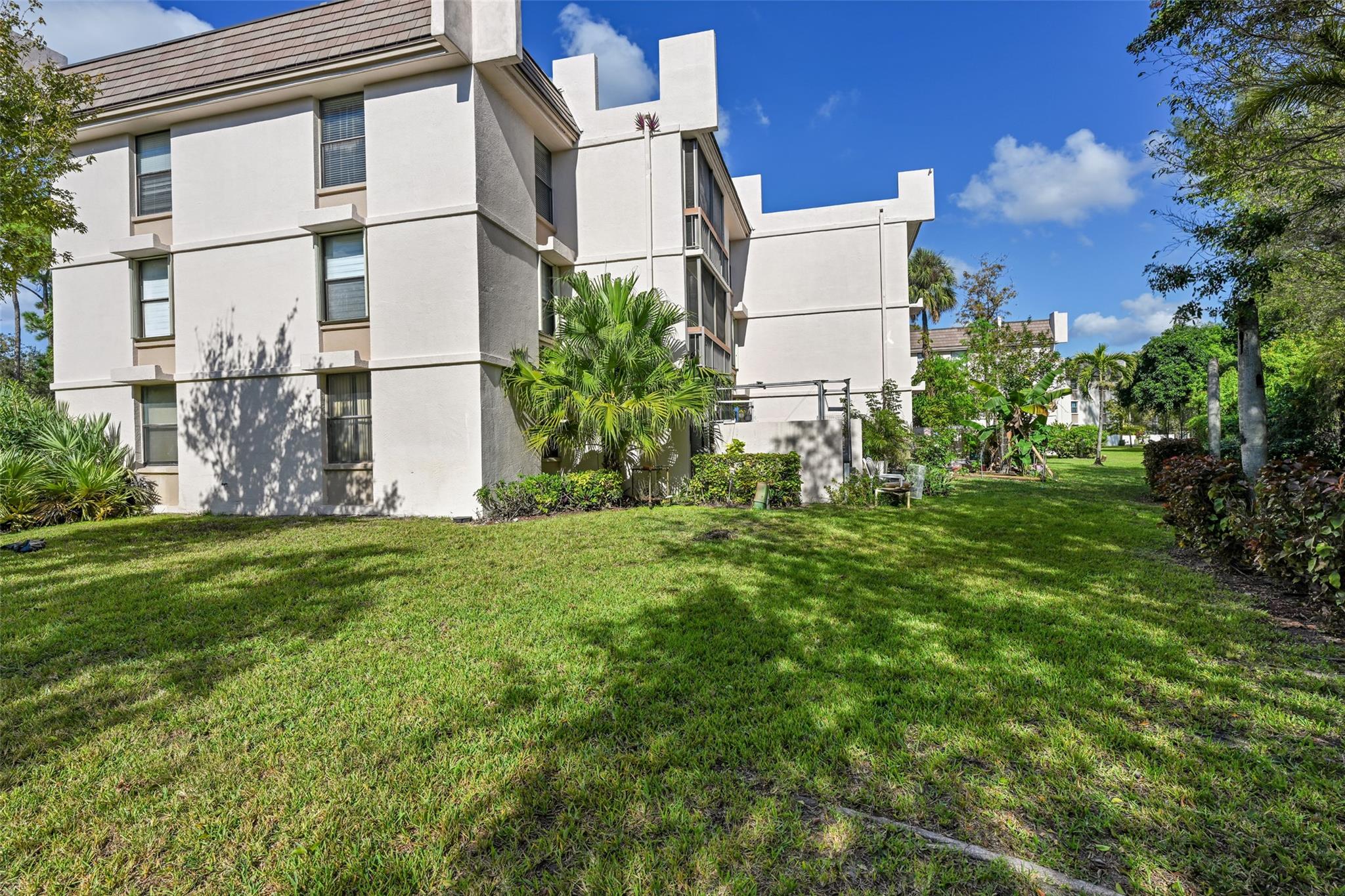 8411 Forest Hills Drive 206, Coral Springs, FL 33065