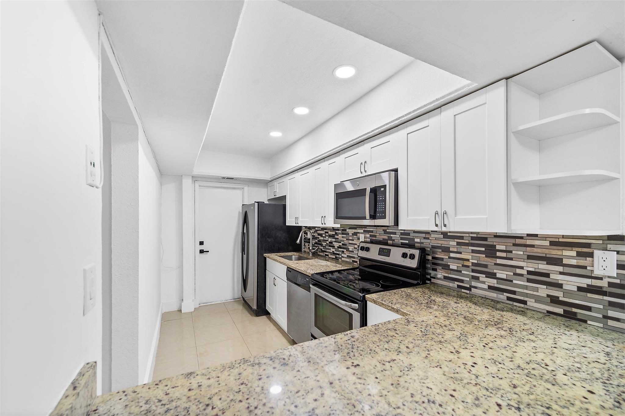 3951 Coral Springs Drive 21, Coral Springs, FL 33065