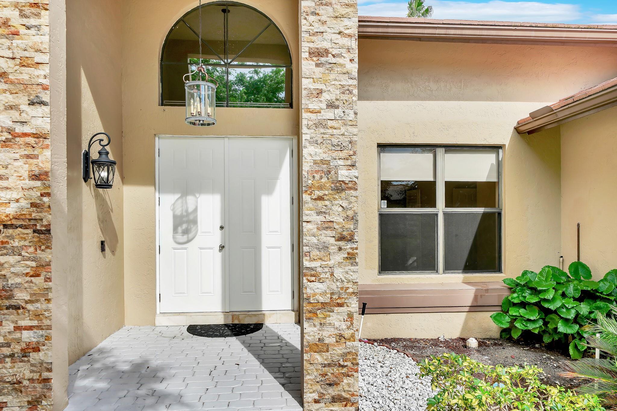 645 NW 102nd Avenue, Coral Springs, FL 33071