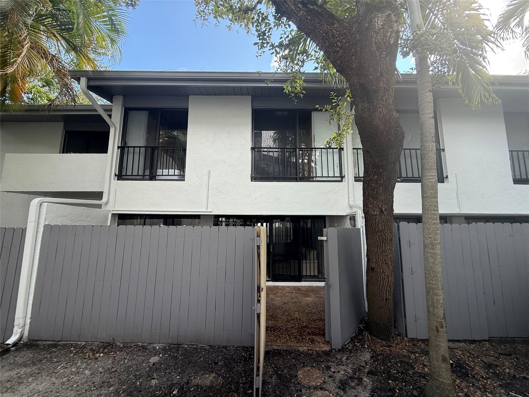 19428 NE 26th Avenue 103, Miami, FL 33180