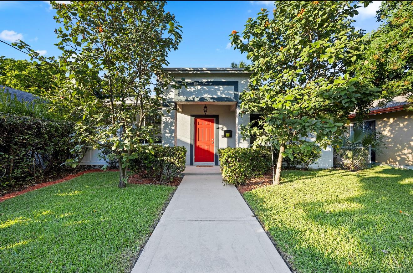 Photo for 325 NE 34th Street, Oakland Park, FL 33334 - listing #FX-10537040 325 NE 34th Street, Oakland Park, FL 33334