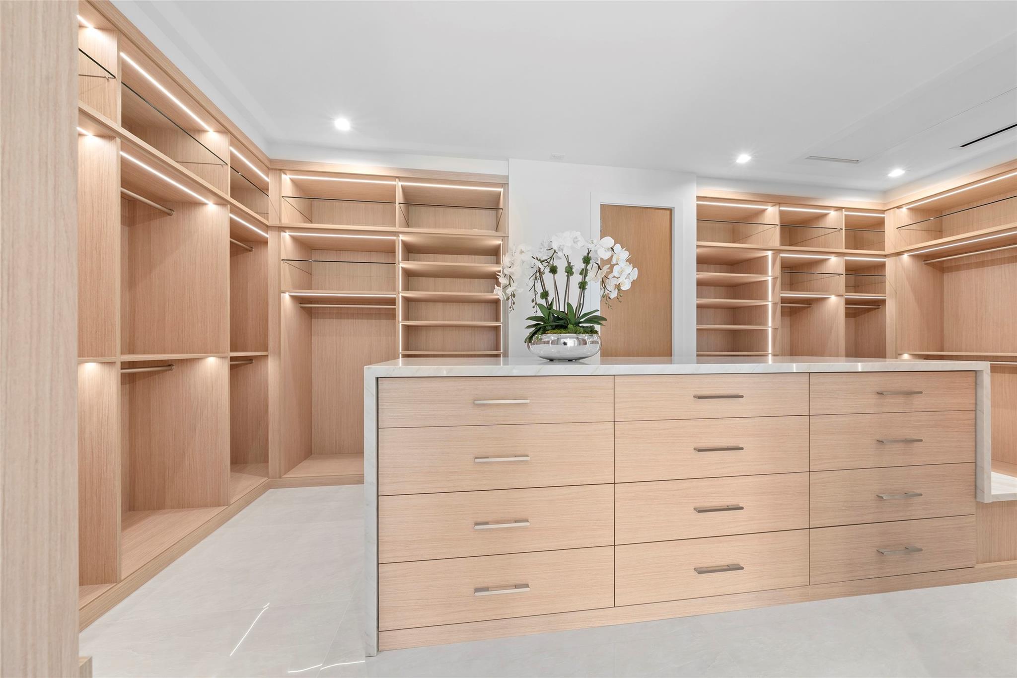 24 Fiesta Way, Fort Lauderdale, FL 33301