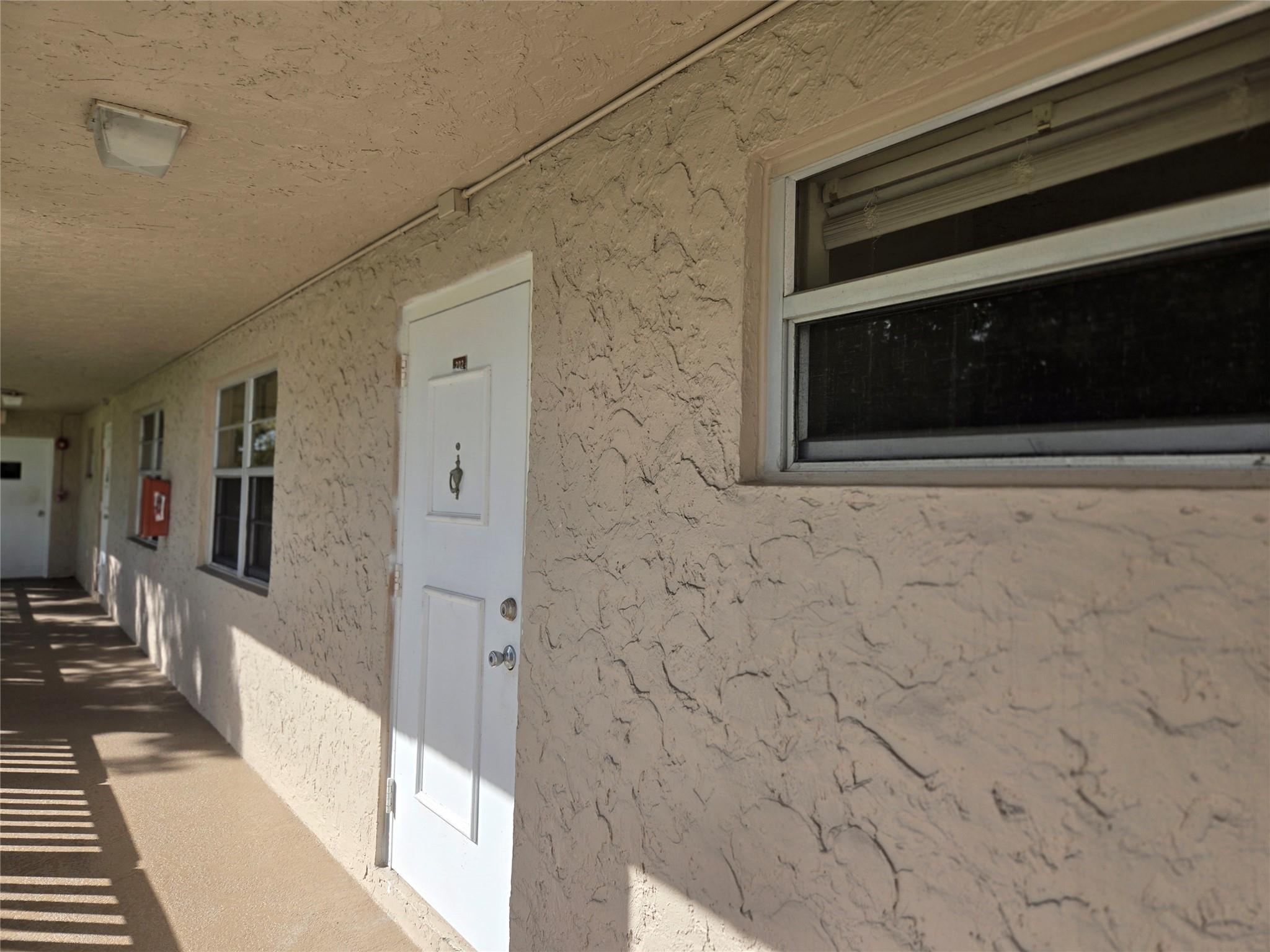 1100 NW 87th Avenue, Coral Springs, FL 33071