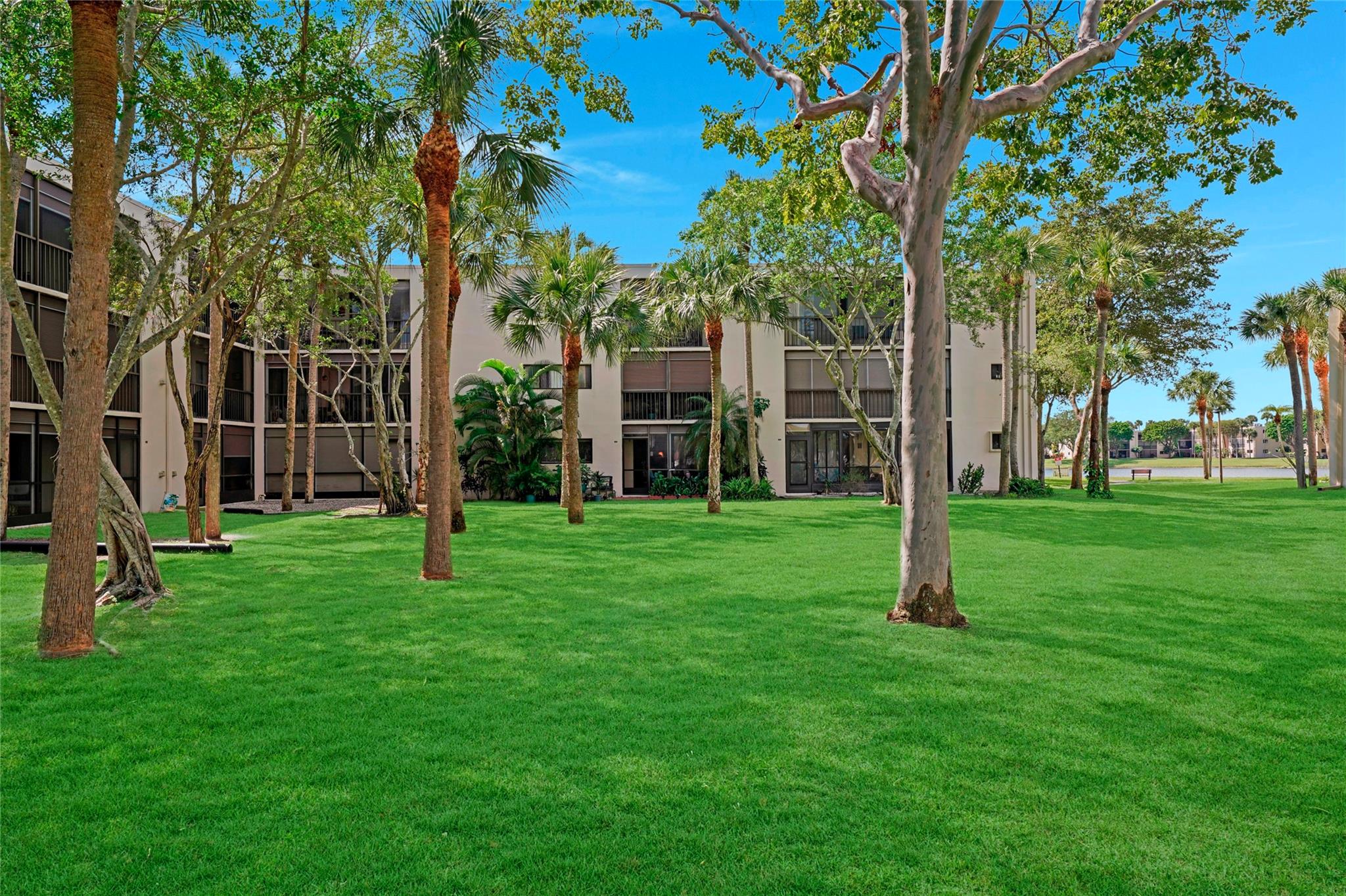 Photo for 5100 Las Verdes Circle, 114, Delray Beach, FL 33484 - Listing #FX-10509010 5100 Las Verdes Circle, 114, Delray Beach, FL 33484