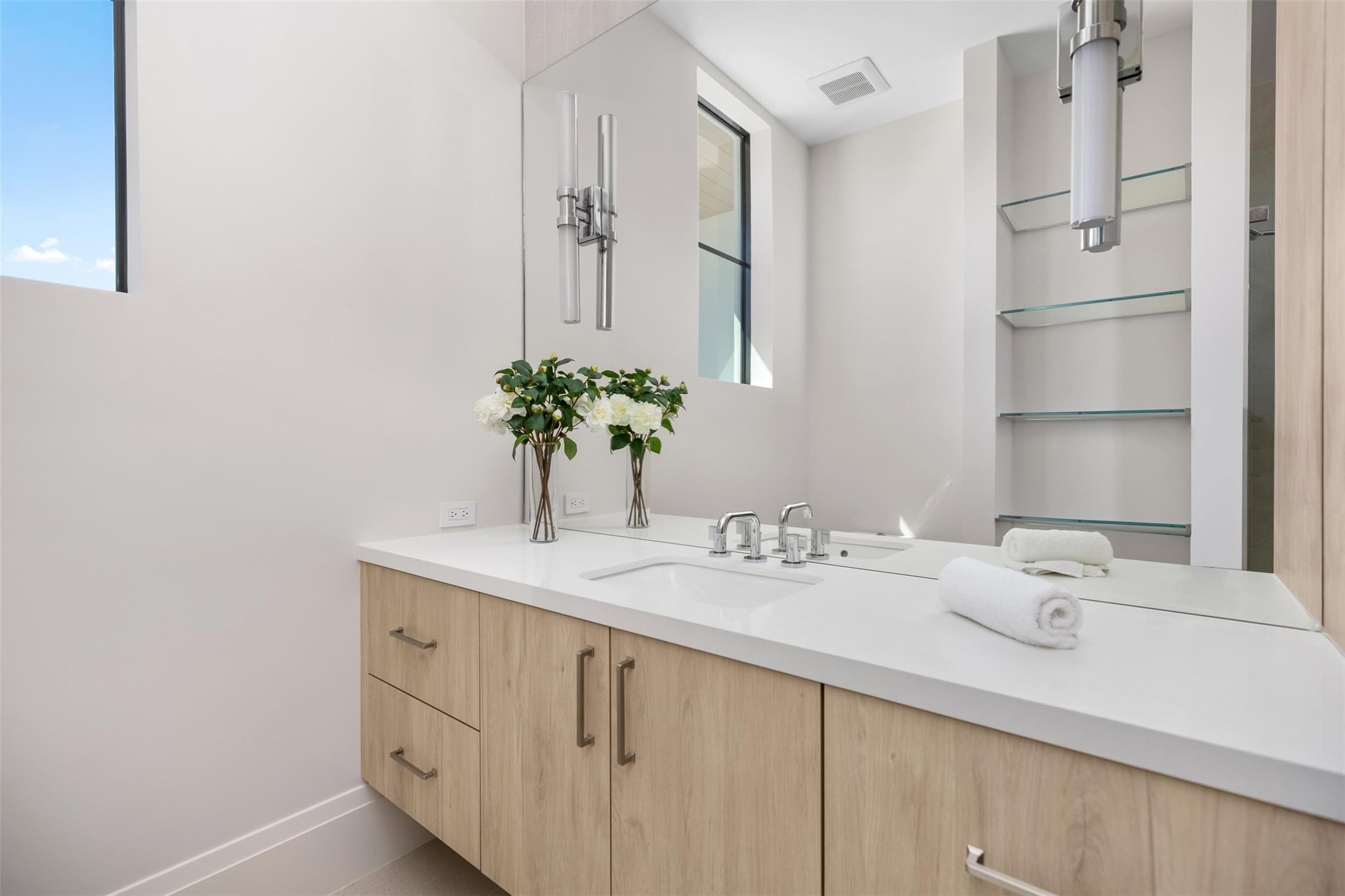 32 Seneca Road, Fort Lauderdale, FL 33308