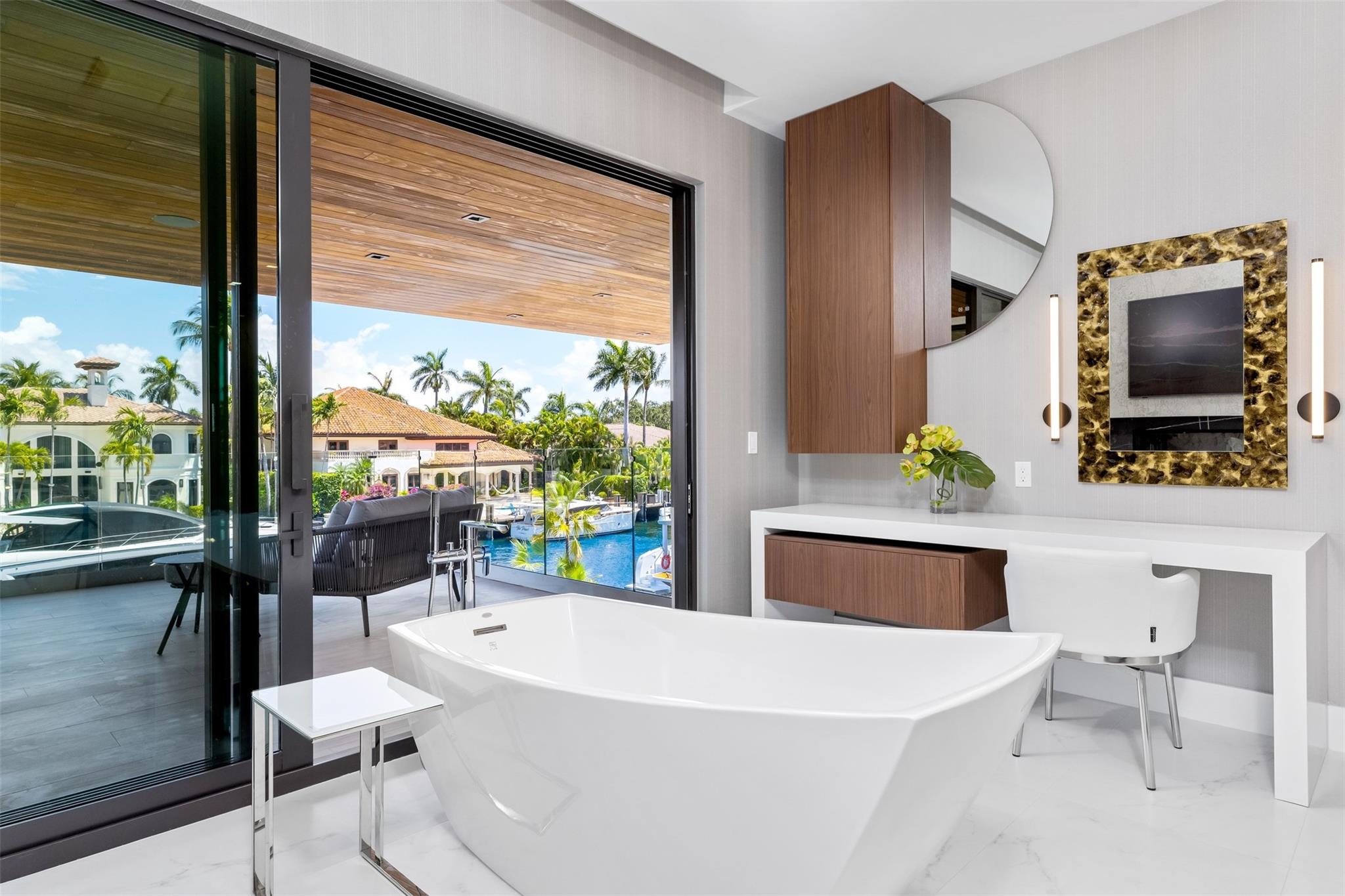 2733 NE 16th Street, Fort Lauderdale, FL 33304