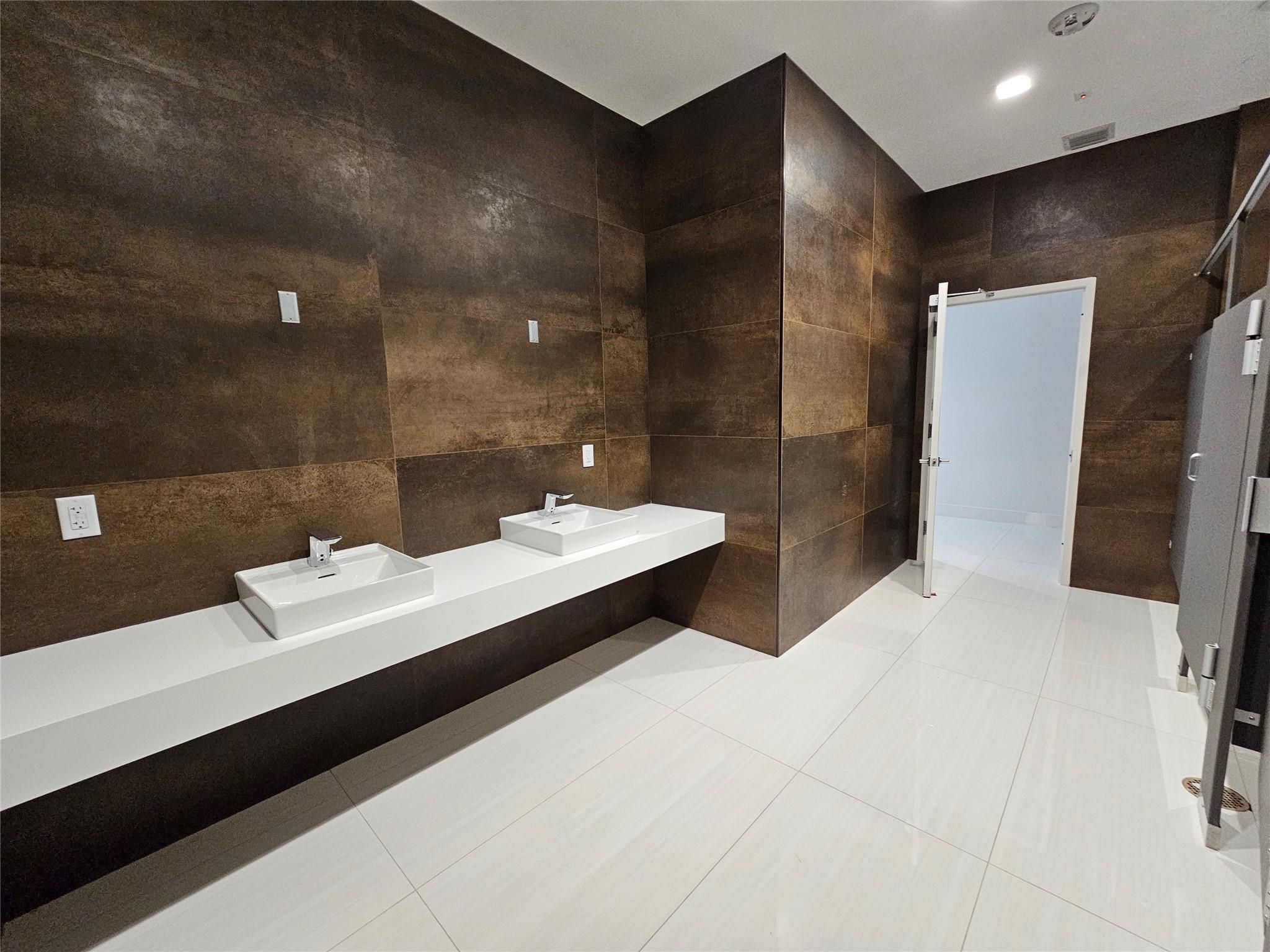 Photo for 1006 E Hallandale Beach Boulevard, 205, Hallandale Beach, FL 33009 - Listing #FX-10509815 1006 E Hallandale Beach Boulevard, 205, Hallandale Beach, FL 33009