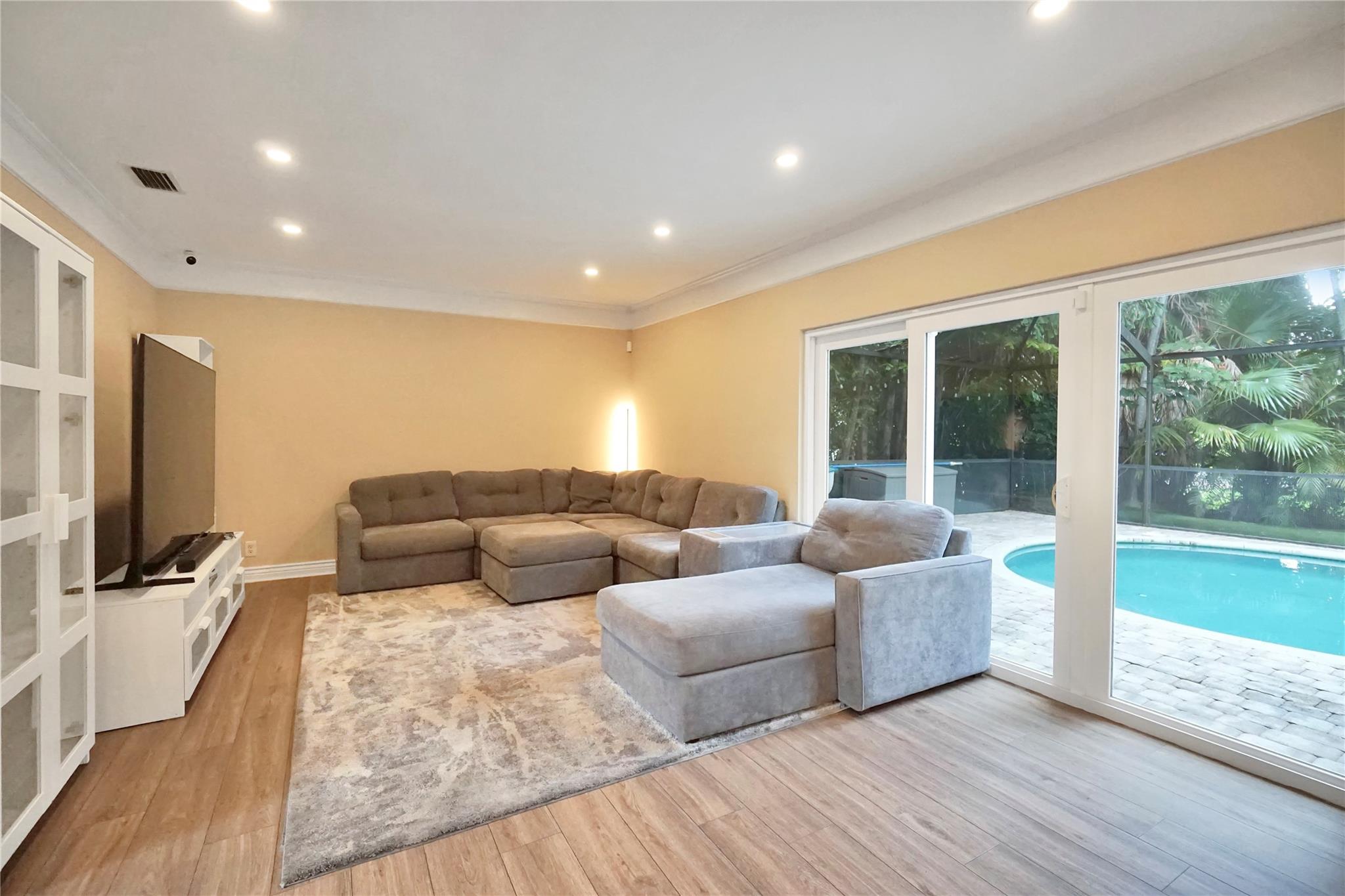 7501 Red Bay Place, Coral Springs, FL 33065