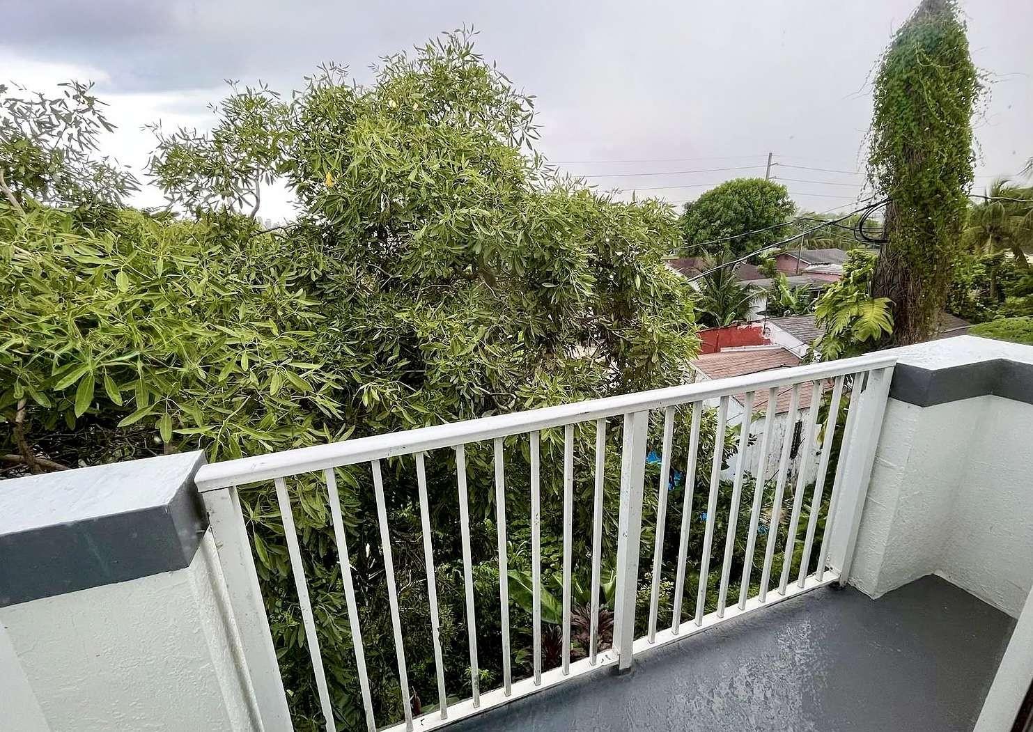 7516 NE 1st Avenue 302, Miami, FL 33138