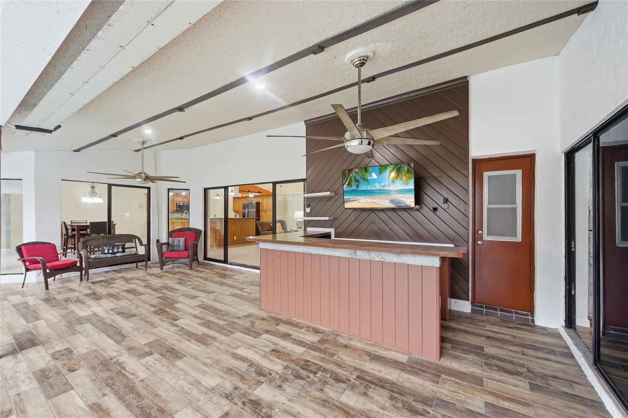 10949 NW 1st Mnr, Coral Springs, FL 33071