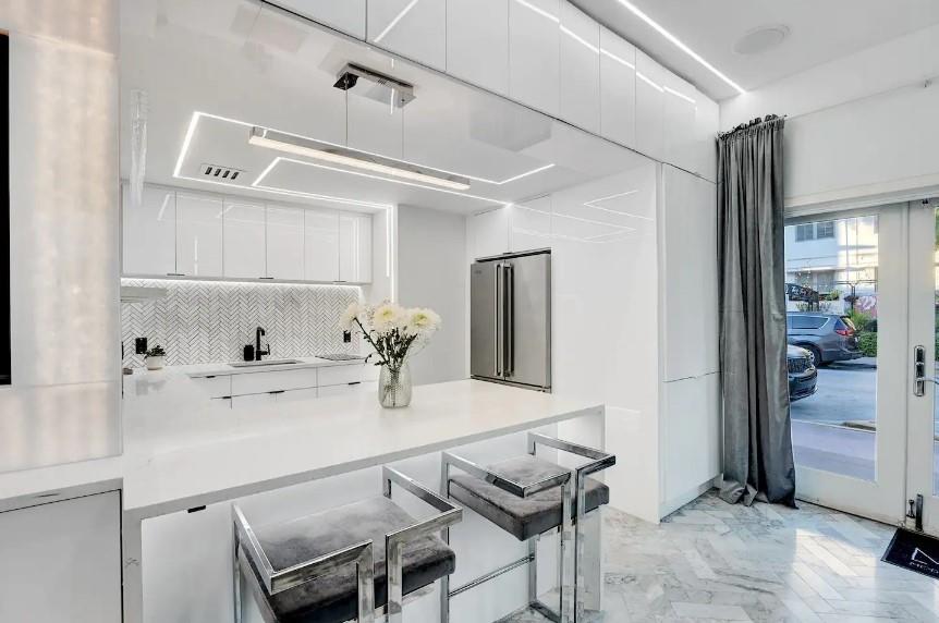 124 11th Street, Miami Beach, FL 33139