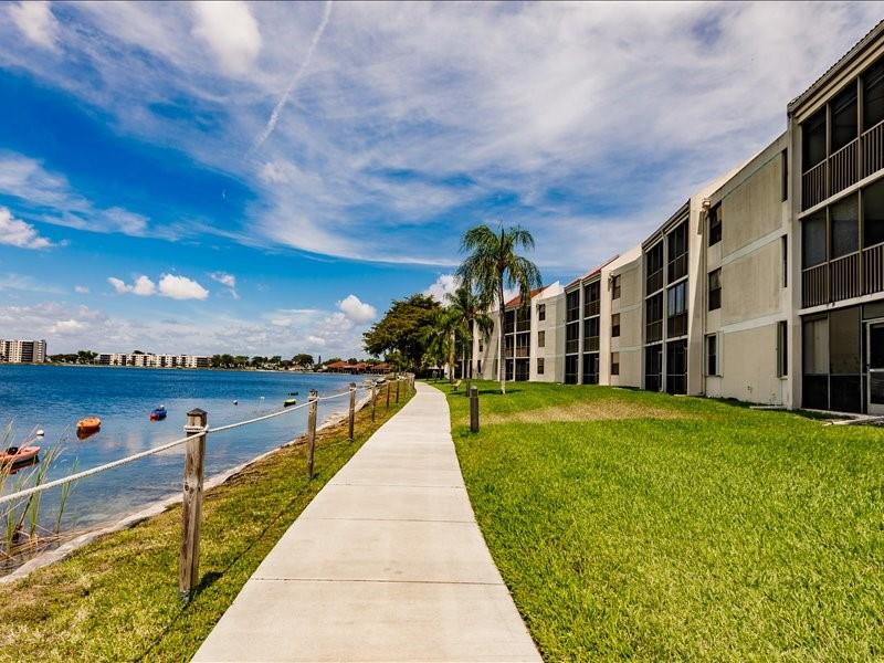 WALKIING PATH AROUND THE LAKE