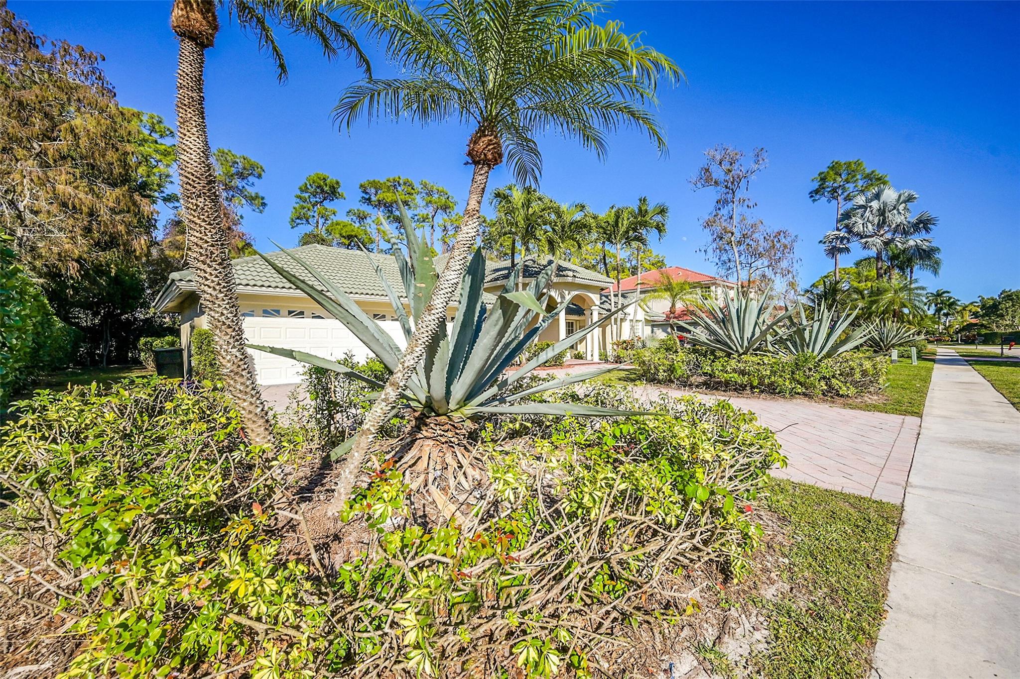 Photo for 618 Cypress Green Circle, Wellington, FL 33414 - Listing #FX-10480409 618 Cypress Green Circle, Wellington, FL 33414