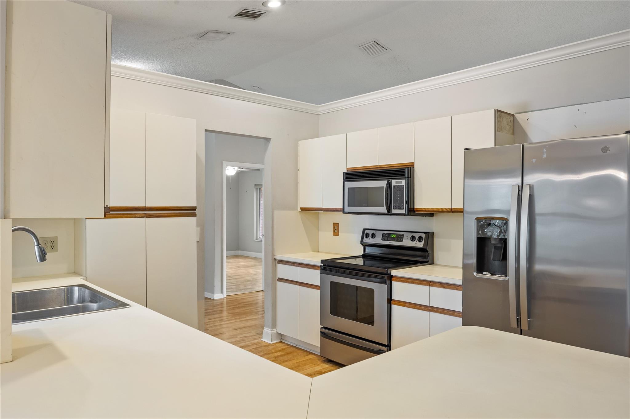 5302 NW 64th Way, Coral Springs, FL 33067