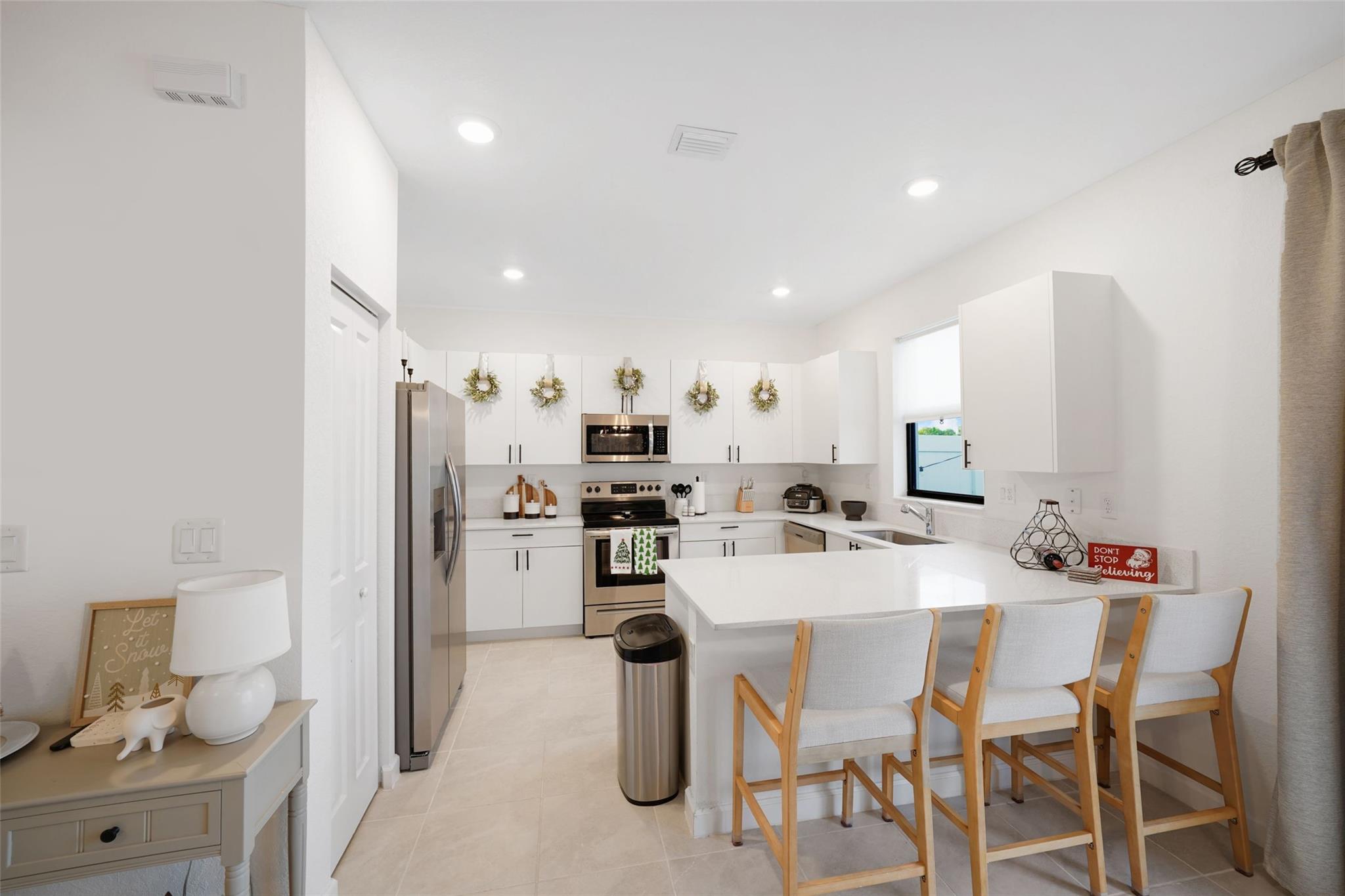 659 NW 204th Street, Miami, FL 33169