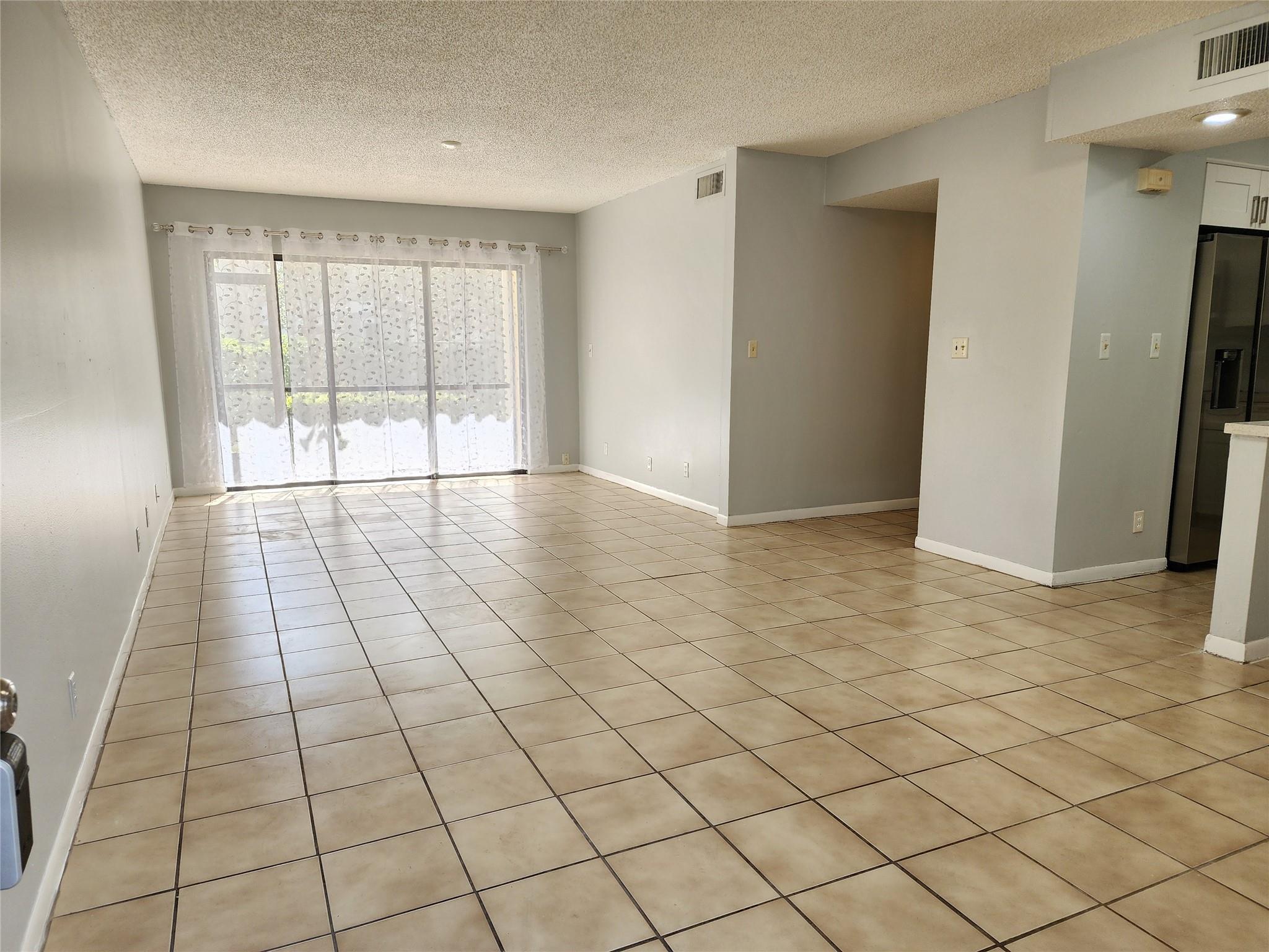 9150 NW 38th Drive 106, Coral Springs, FL 33065
