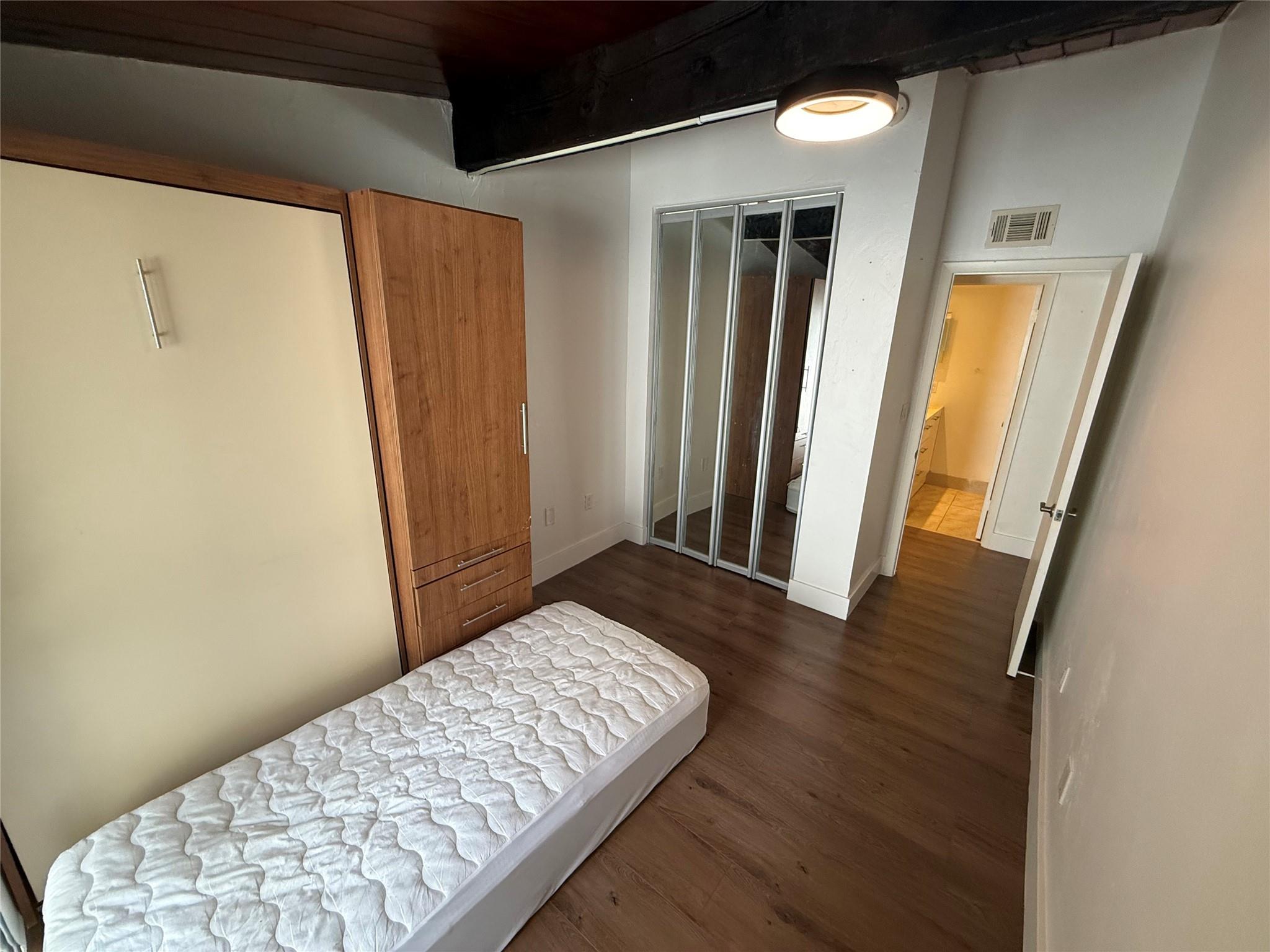 19428 NE 26th Avenue 103, Miami, FL 33180