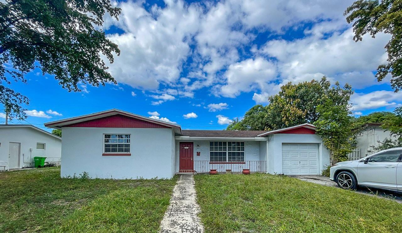 Photo for 2421 NW 63rd Avenue, Sunrise, FL 33313 - listing #FX-10532032 2421 NW 63rd Avenue, Sunrise, FL 33313