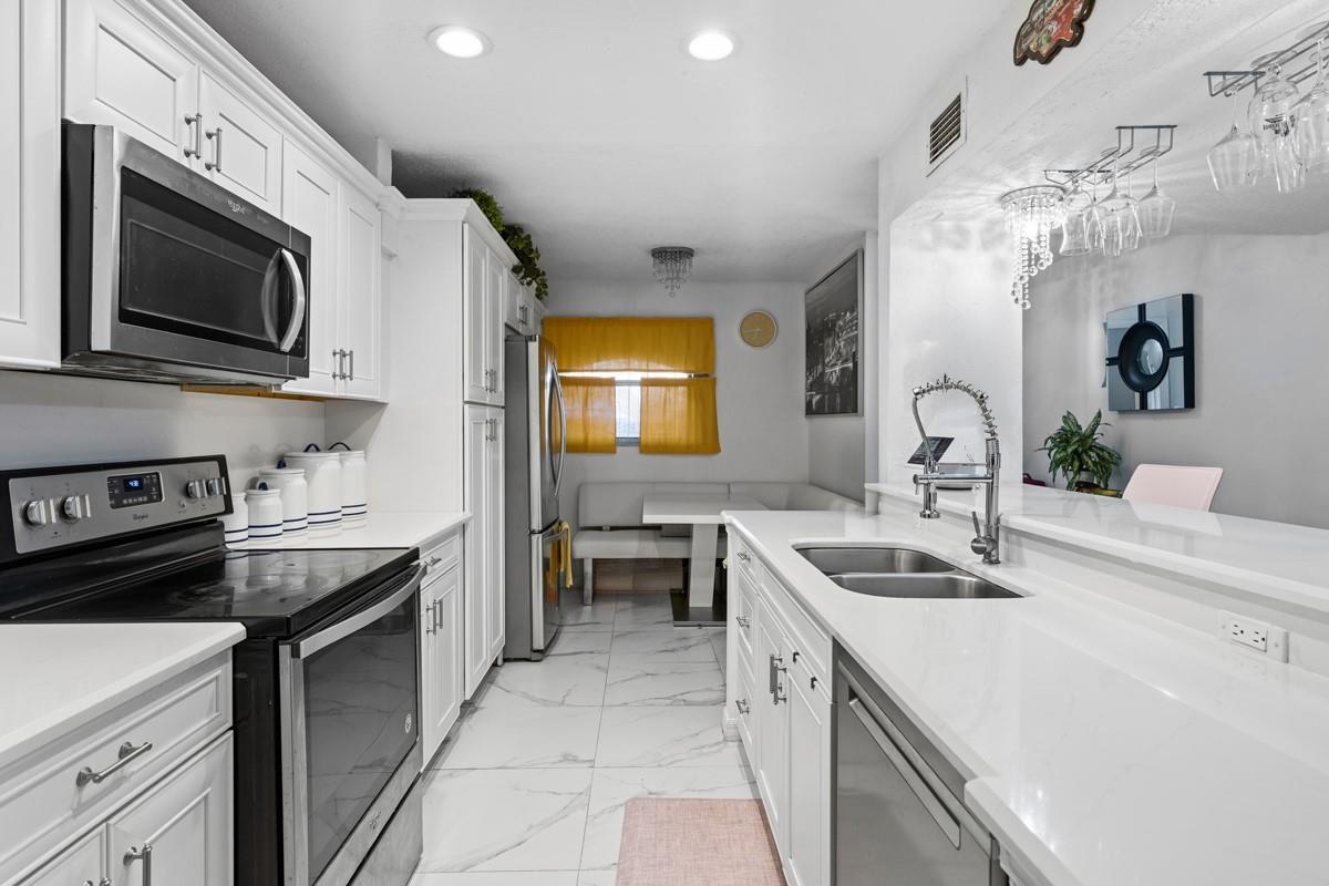 10762 La Placida Drive 7-107, Coral Springs, FL 33065