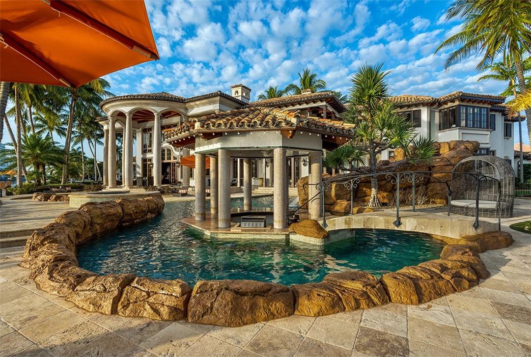 Sunken Gazebo with BBQ/Bar & 14 Swim Up Stools