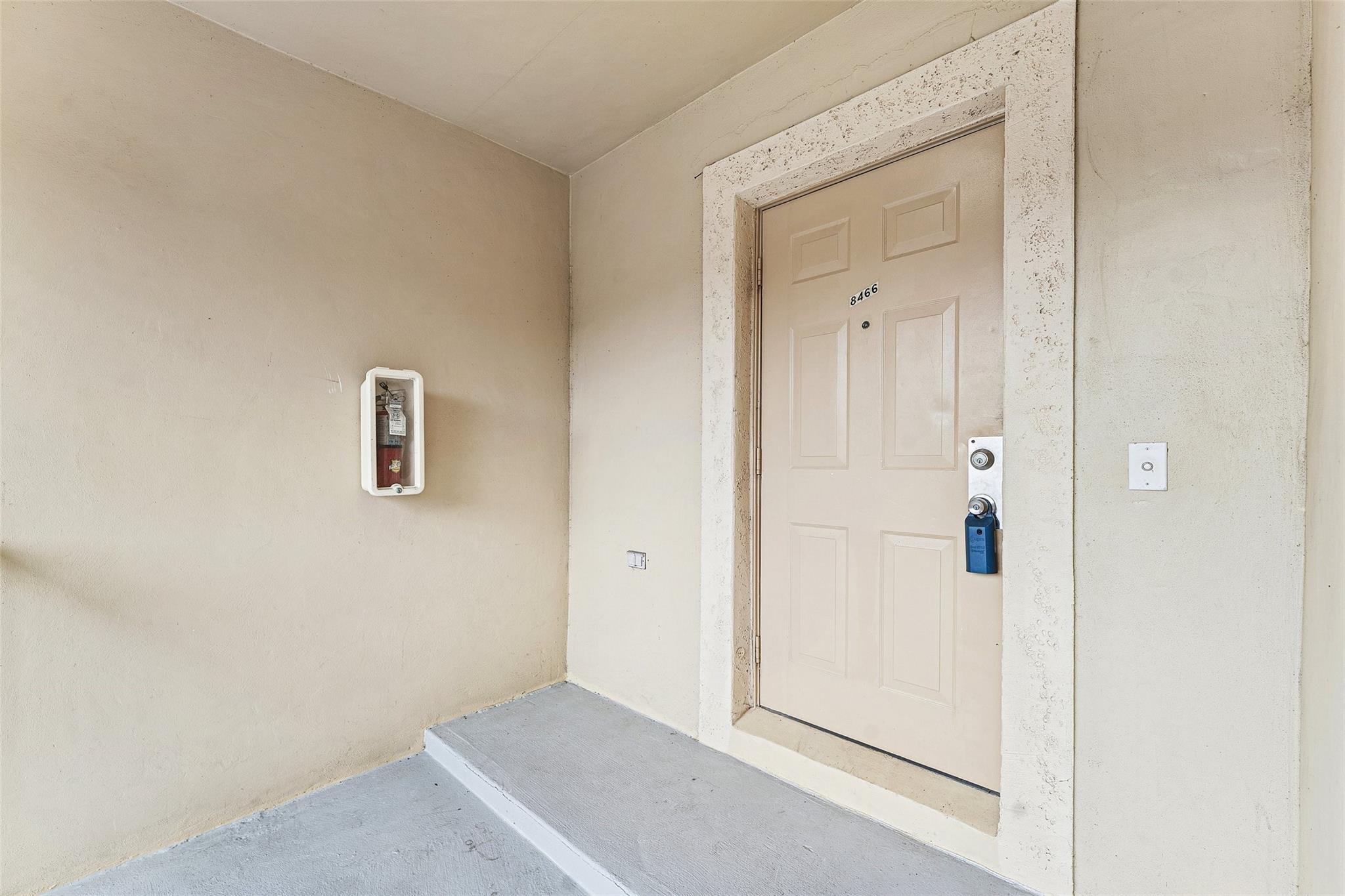 8466 NW 40th Street, Coral Springs, FL 33065