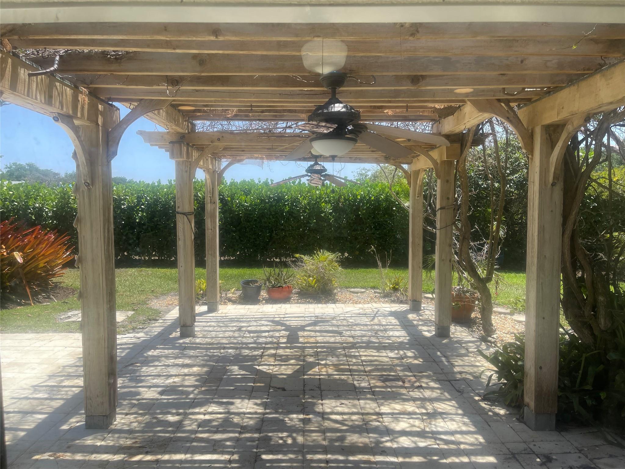Photo for 10010 NW 11th Mnr, Coral Springs, FL 33071 - Listing #FX-10497303 10010 NW 11th Mnr, Coral Springs, FL 33071