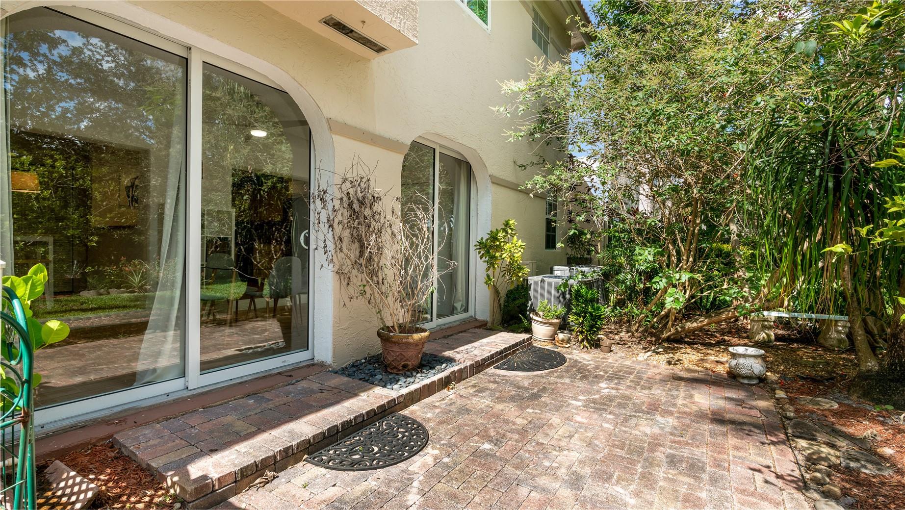 6525 Via Regina 0100, Boca Raton, FL 33433