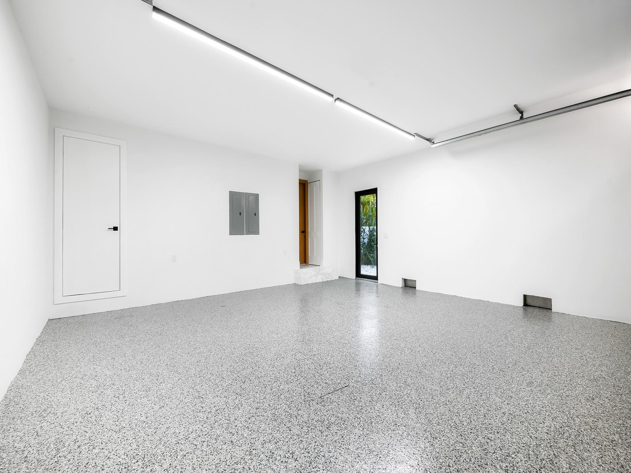 111 Fiesta Way, Fort Lauderdale, FL 33301