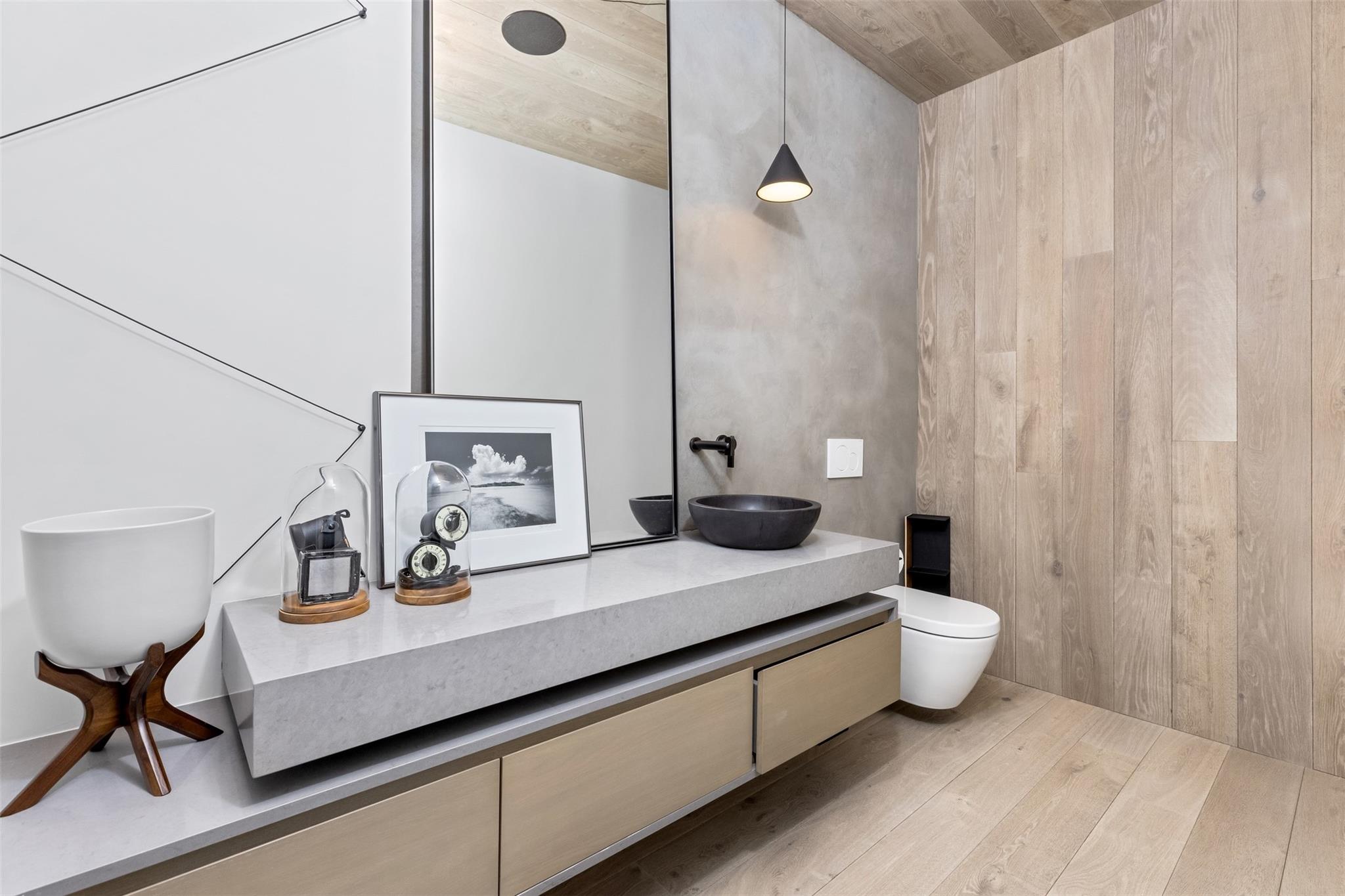 516 Mola Avenue, Fort Lauderdale, FL 33301