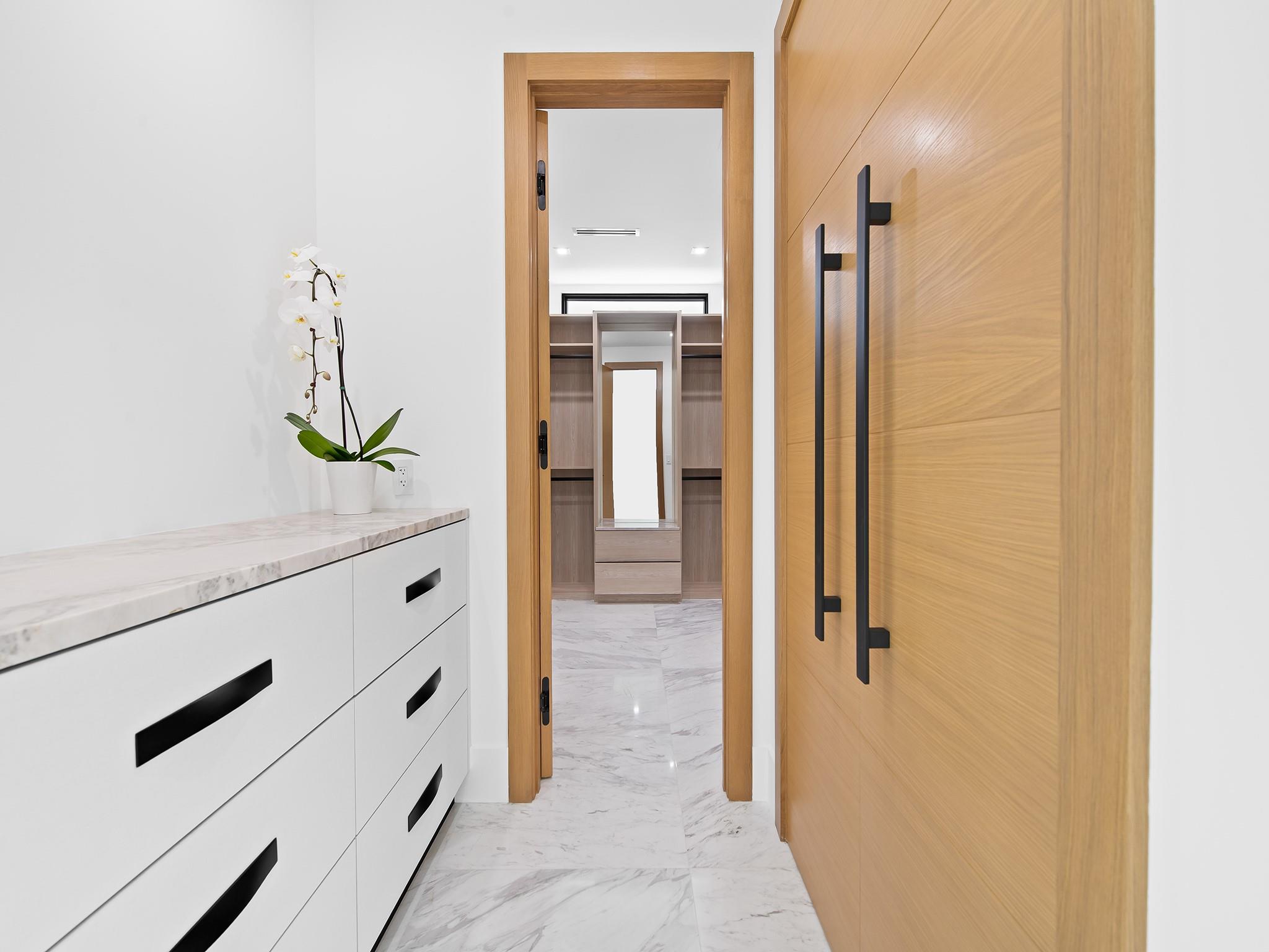 111 Fiesta Way, Fort Lauderdale, FL 33301