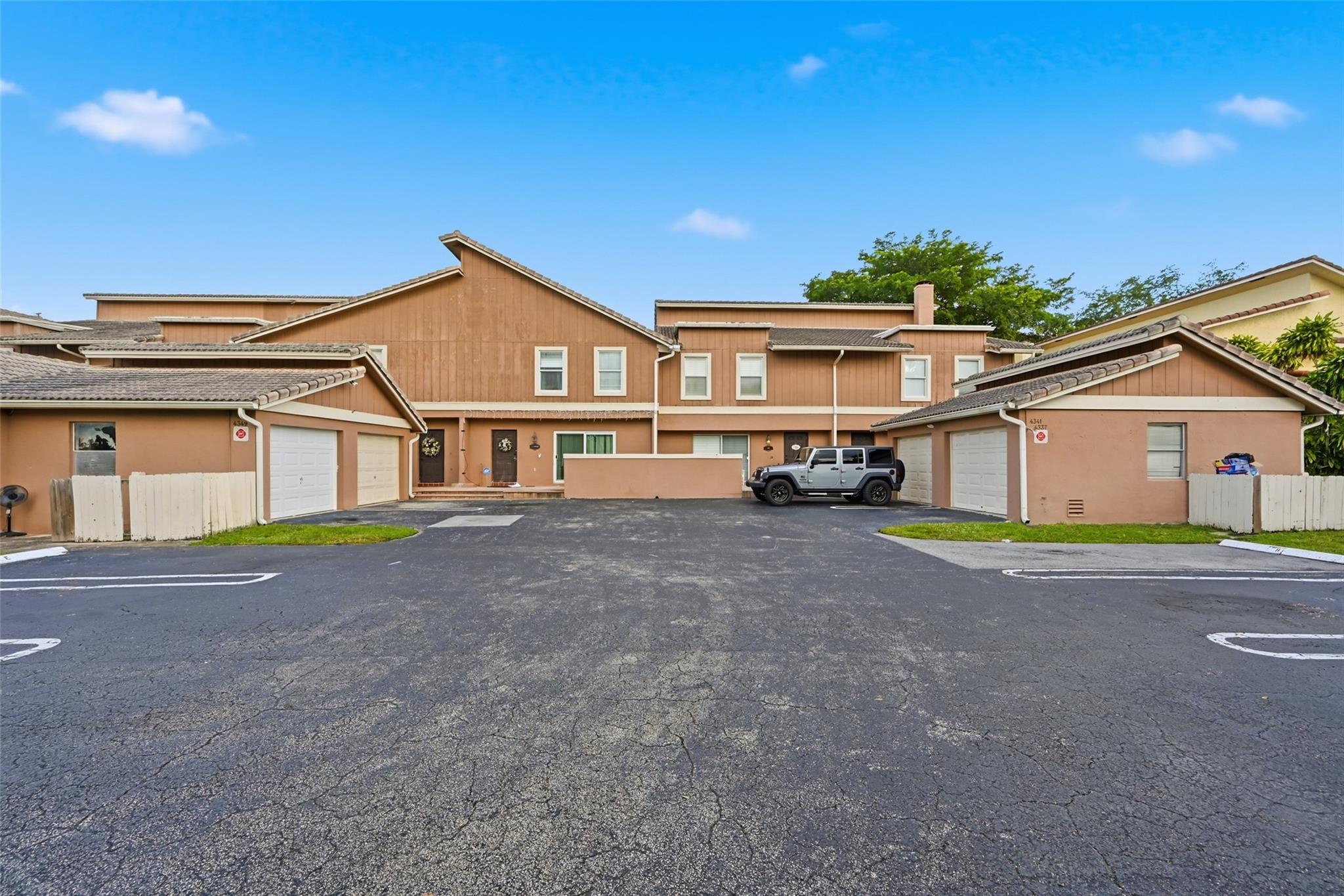 Photo for 4337 Coral Springs Drive 1H, Coral Springs, FL 33065 - Listing #FX-10539441 4337 Coral Springs Drive 1H, Coral Springs, FL 33065