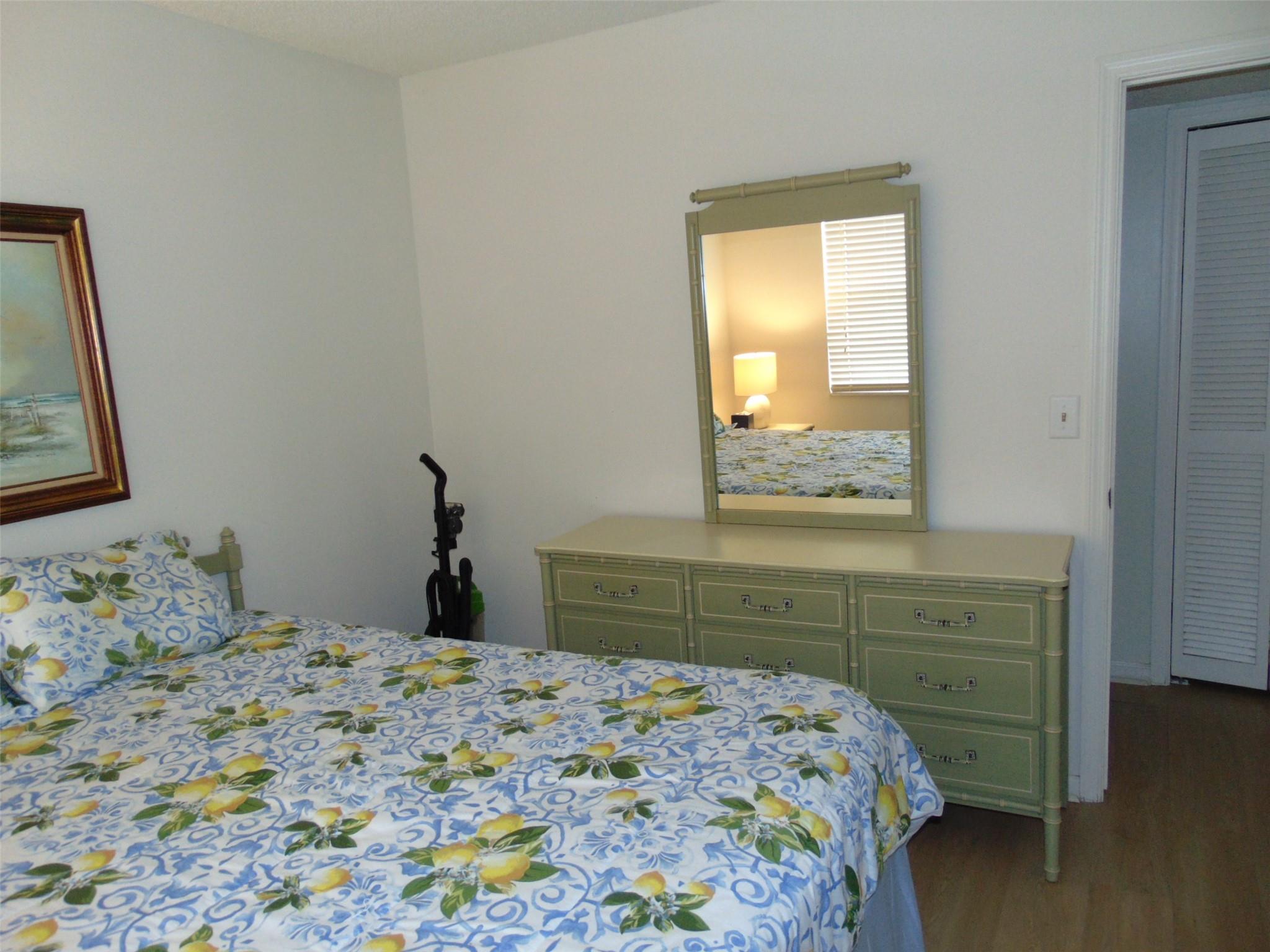 GUEST BEDROOM. SPLIT BEDROOM FLOOR PLAN.