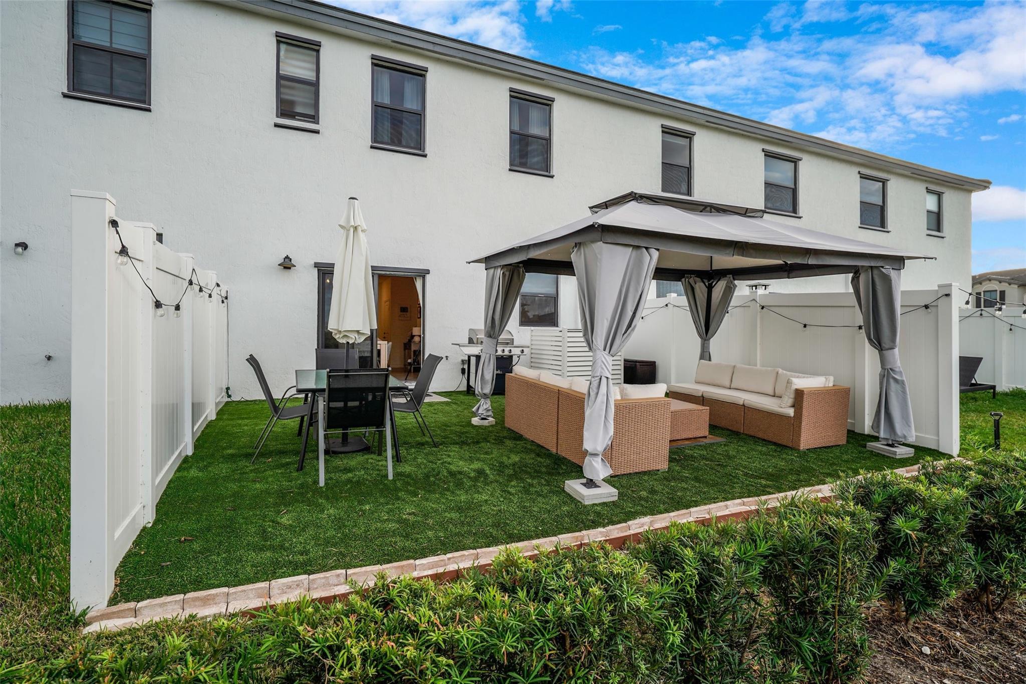 659 NW 204th Street, Miami, FL 33169