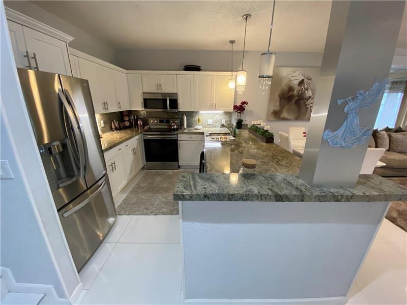 21135 Helmsman Drive O12, Miami, FL 33180