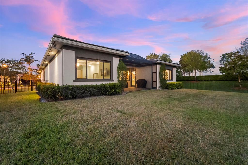 Photo for 10410 S Lago Vista Circle, Parkland, FL 33076 - Listing #FX-10434740 10410 S Lago Vista Circle, Parkland, FL 33076