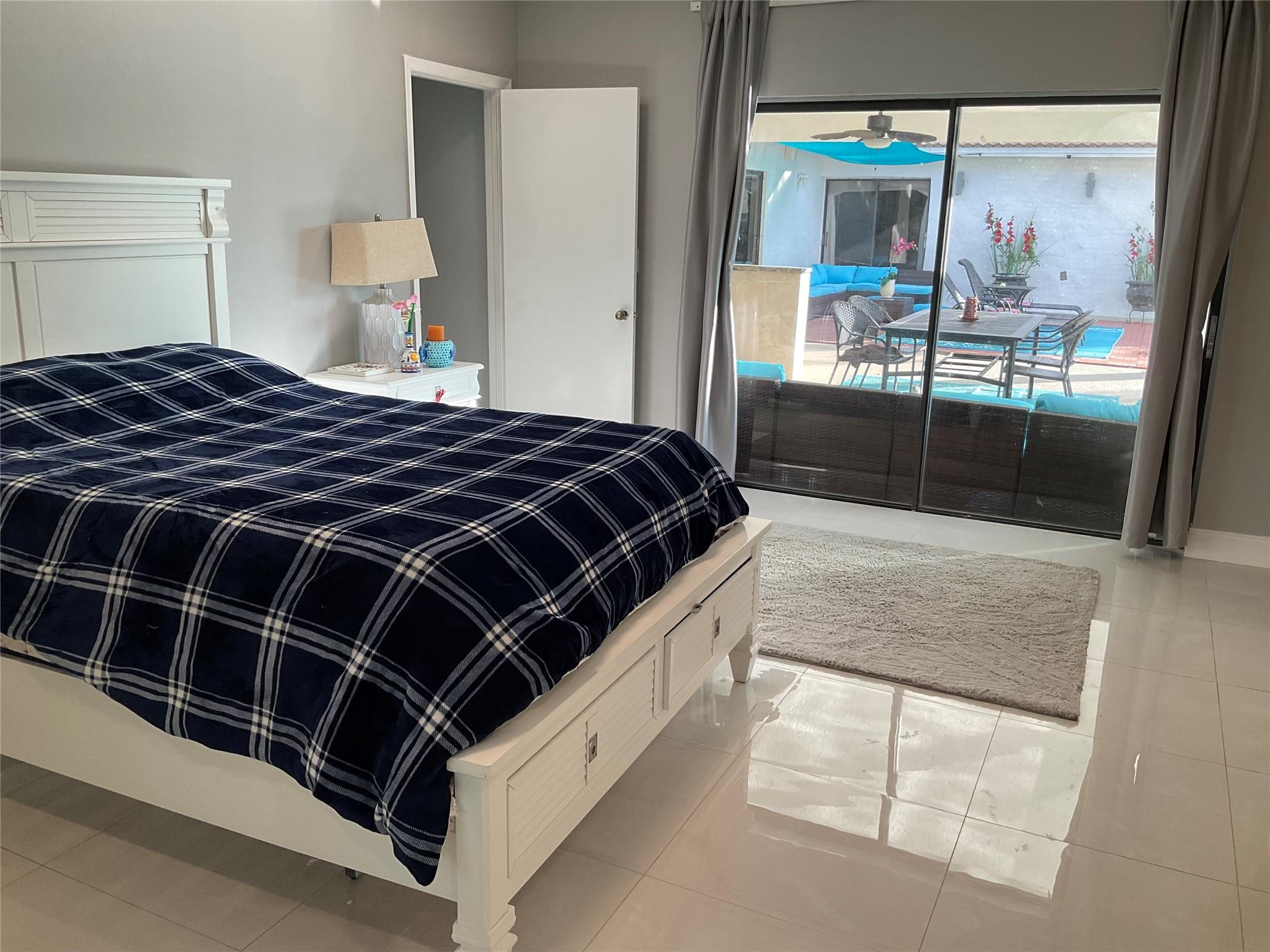 10477 NW 4th Street, Coral Springs, FL 33071