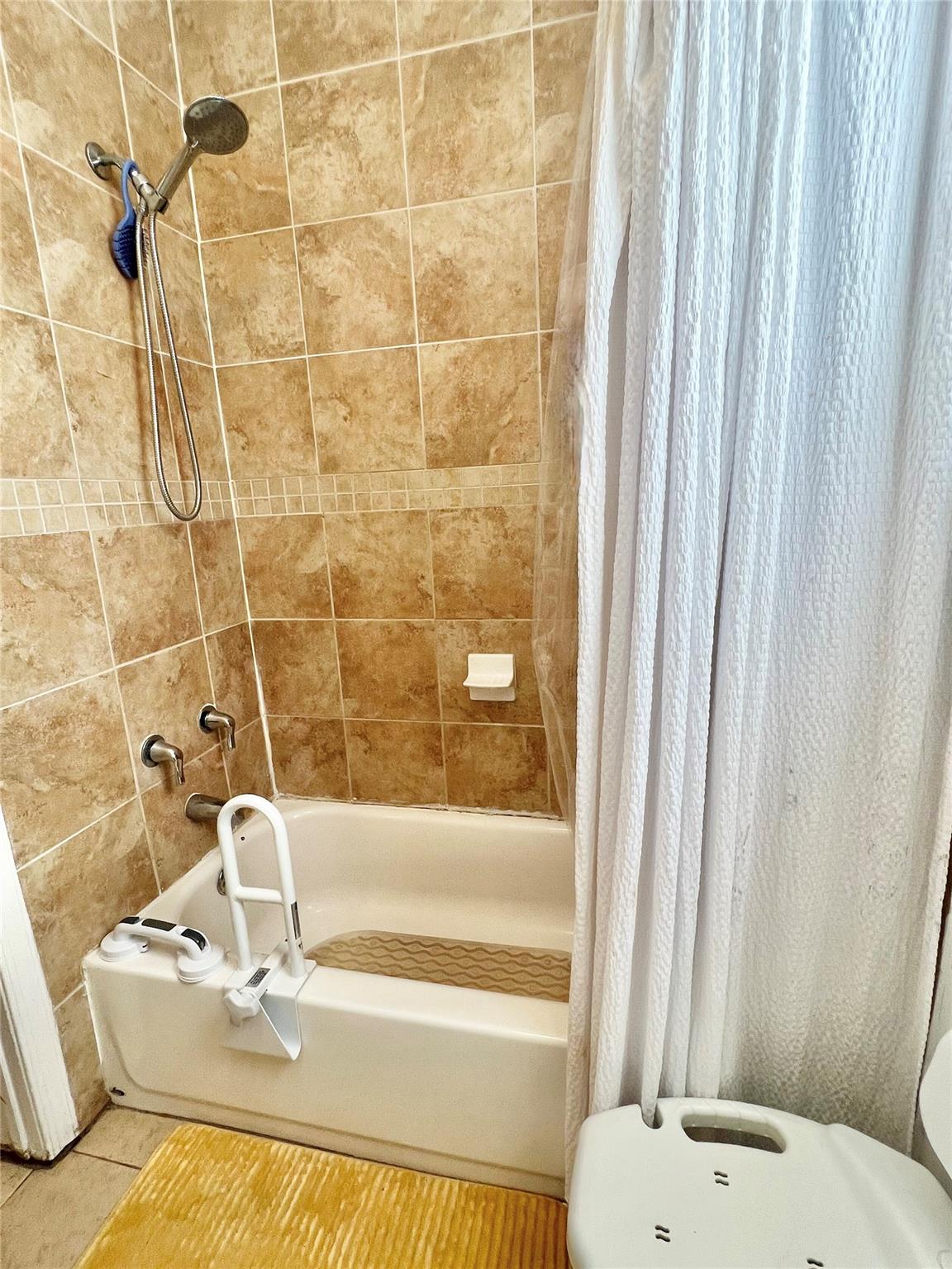 Photo for 5751 SW 54th Avenue, Davie, FL 33314 - Listing #FX-10520099 5751 SW 54th Avenue, Davie, FL 33314