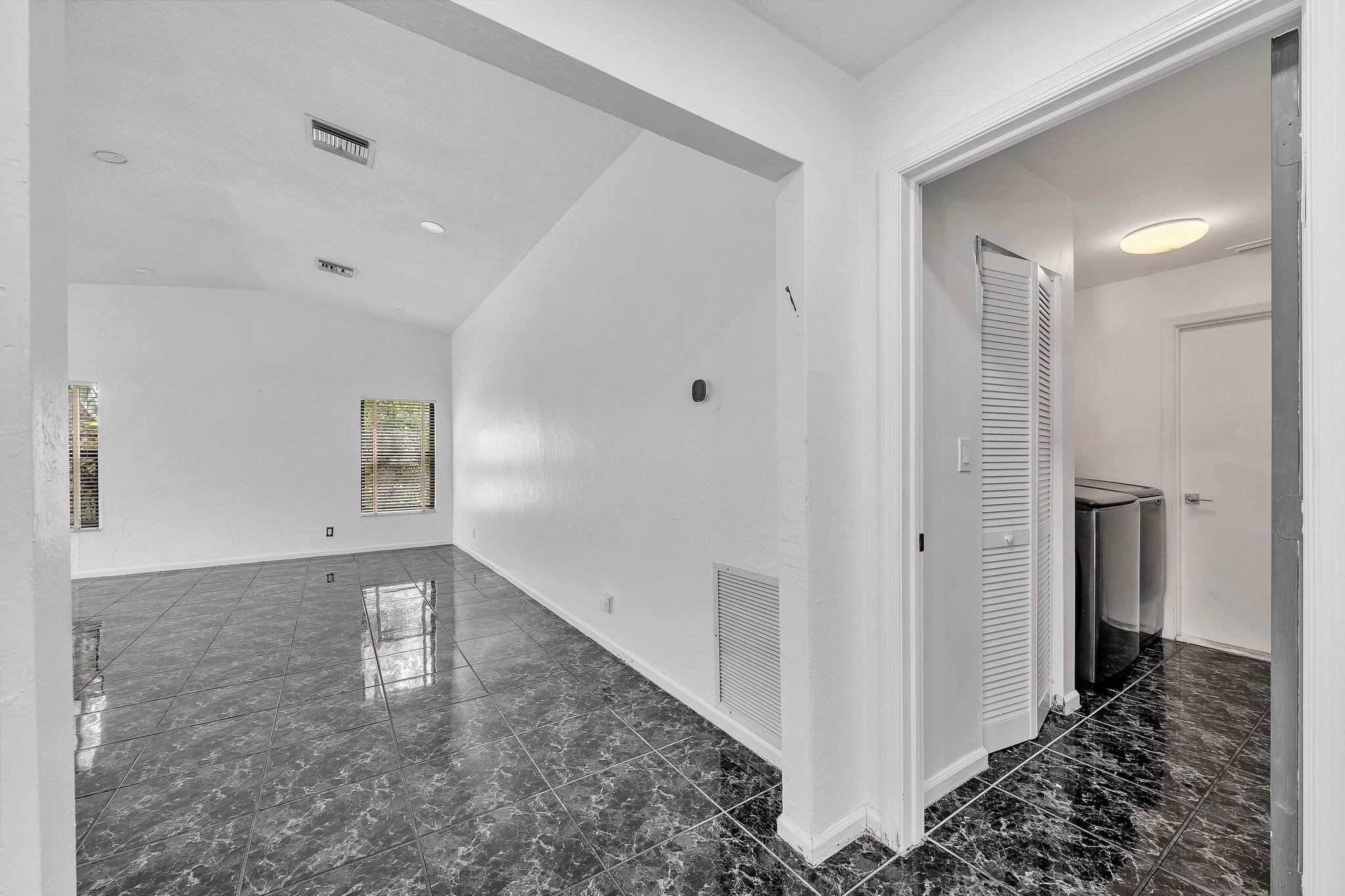 303 NW 105th Terrace, Coral Springs, FL 33071